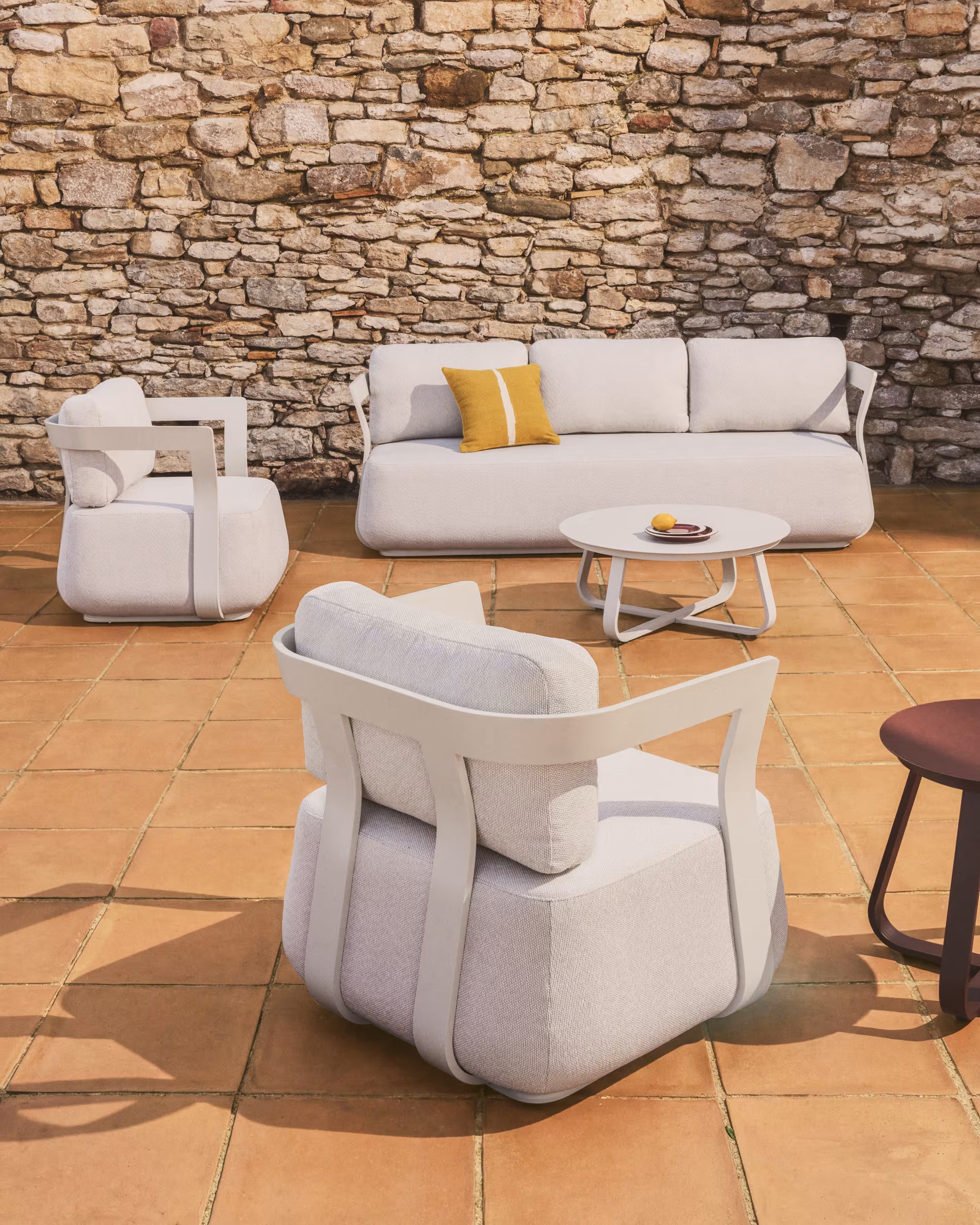 TAMARIS ecru garden coffee table