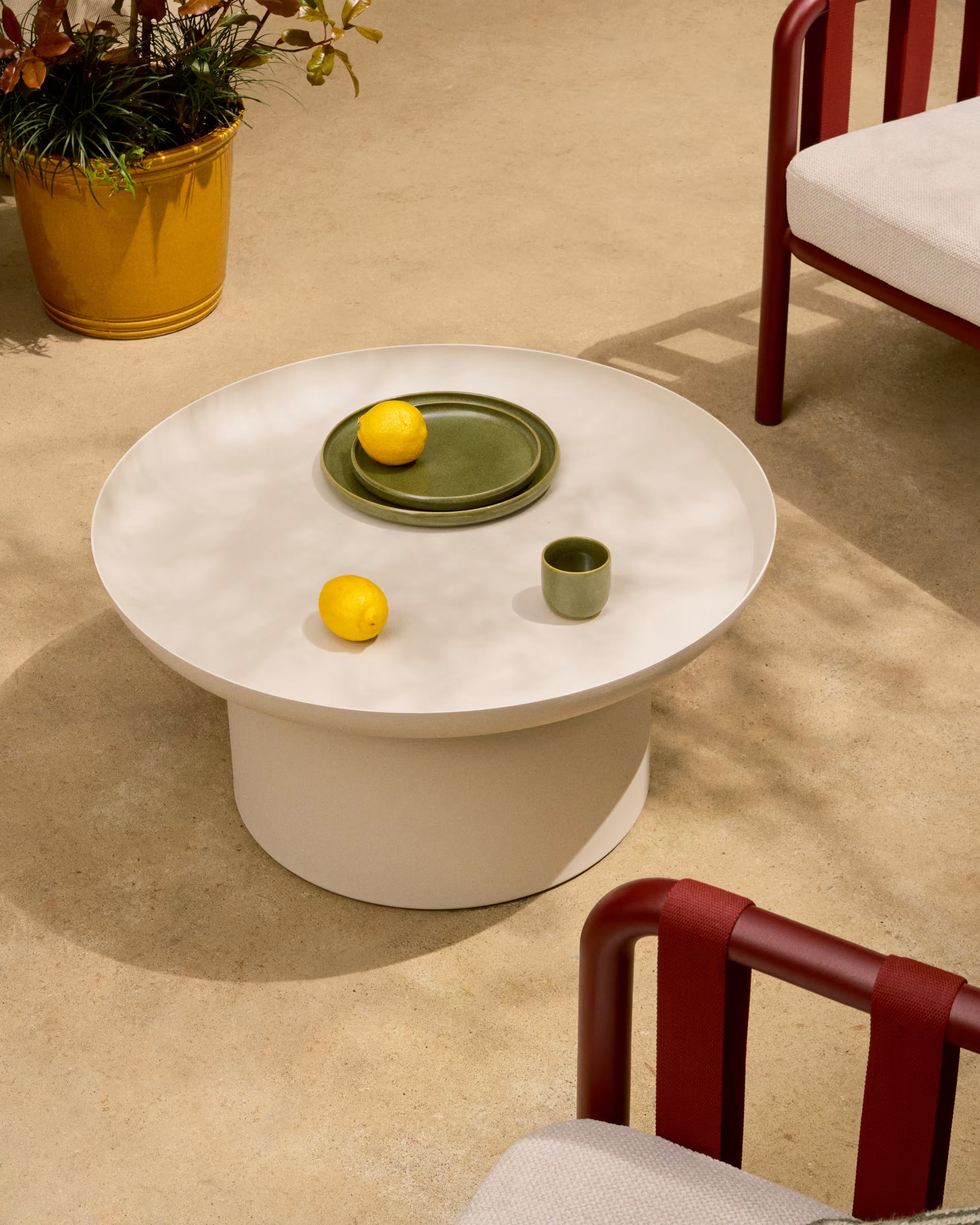ARCOLA ecru garden coffee table [Ewelina]