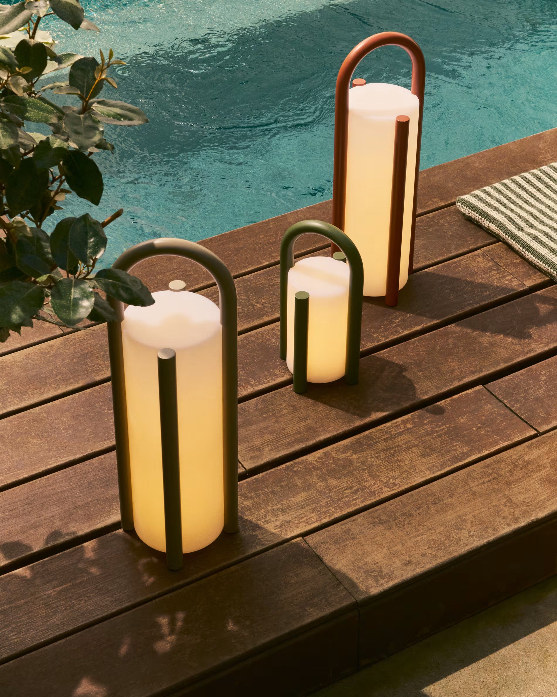 Tragbare Gartenlampe LEROS grün
