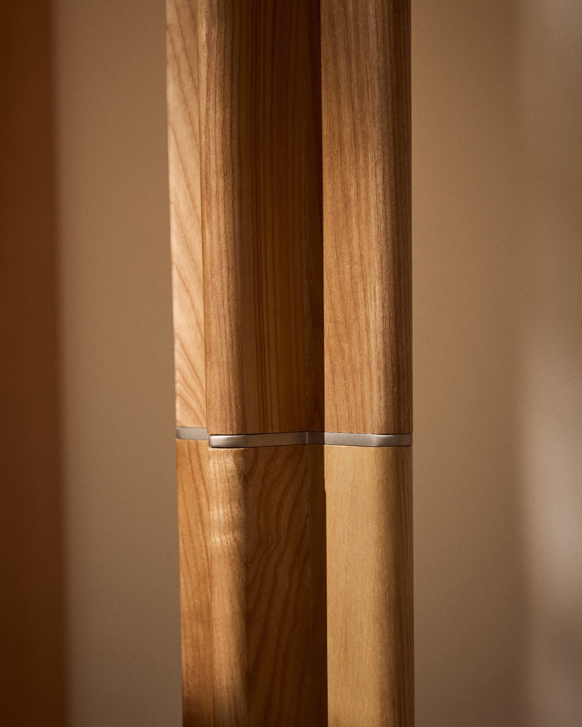 NIANI Gray Floor Lamp with Wooden Base