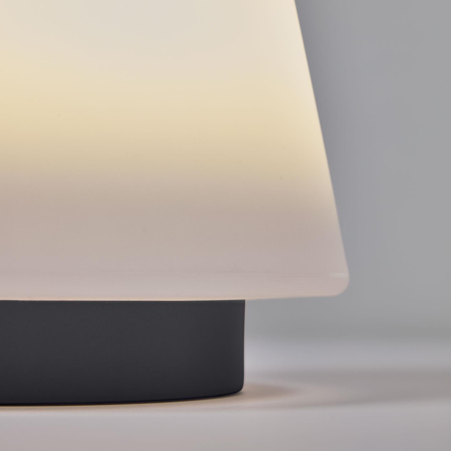 Lampa akumulatorowa UDIYA czarny La Forma    Eye on Design