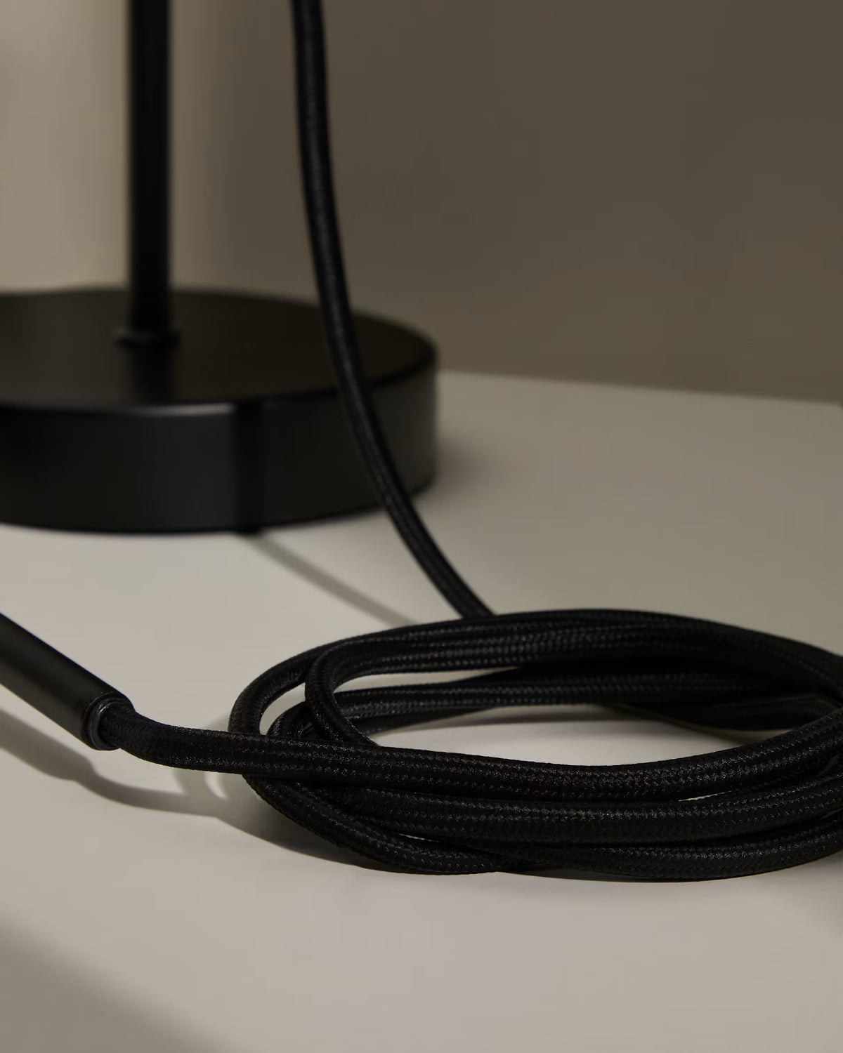Befestigung von Fulvia Black Hanging Lampe