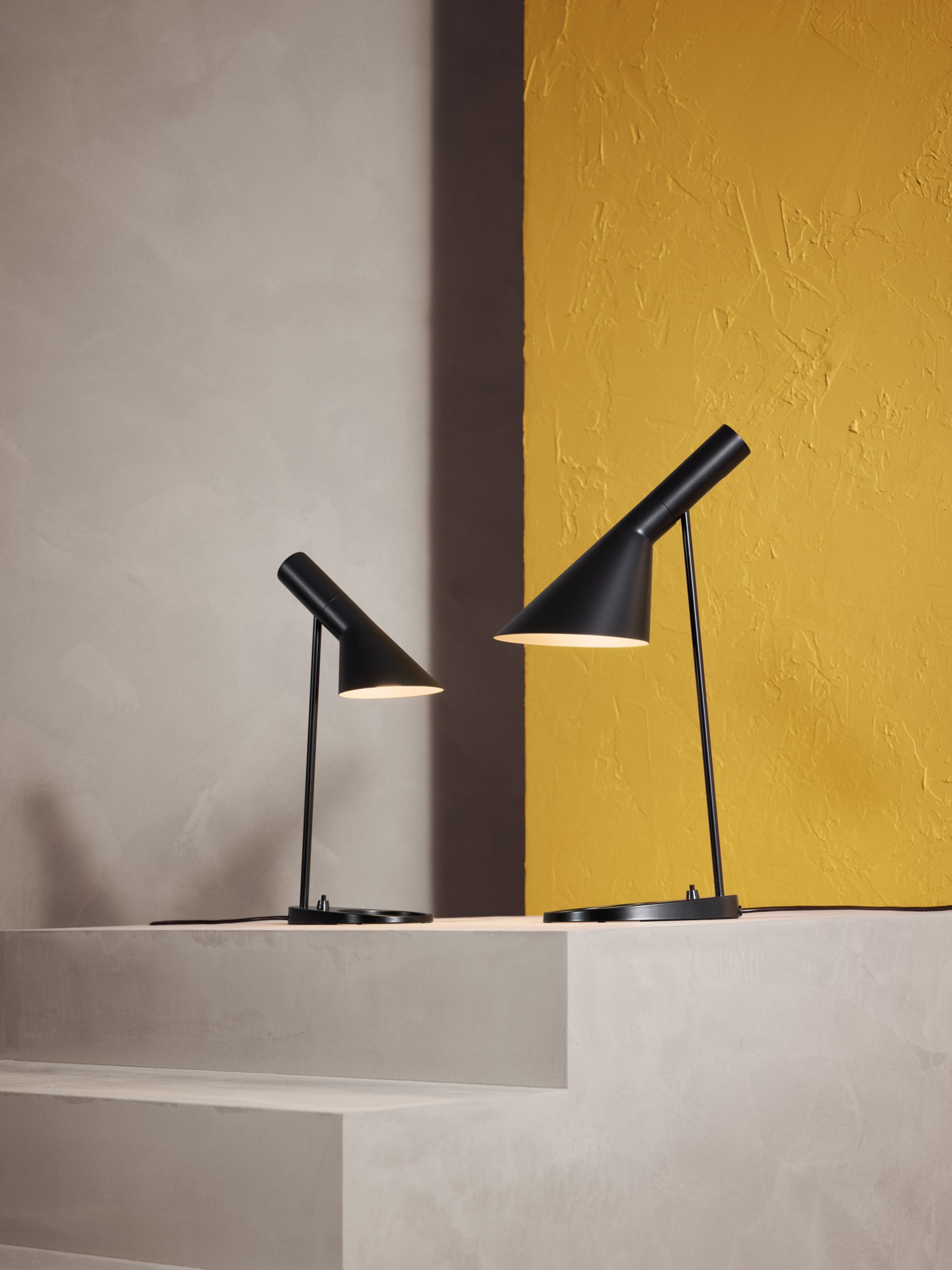 Tischlampe AJ schwarz