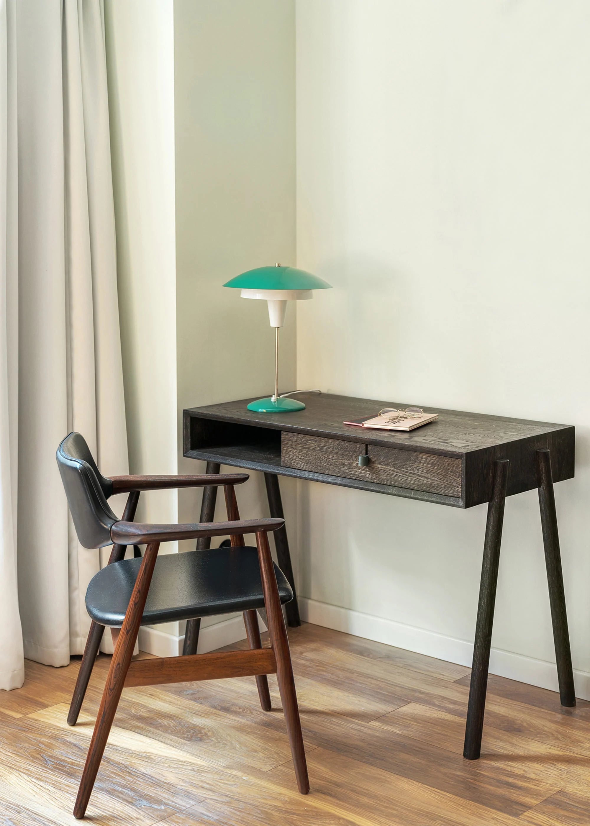 AMELIA desk oak wood