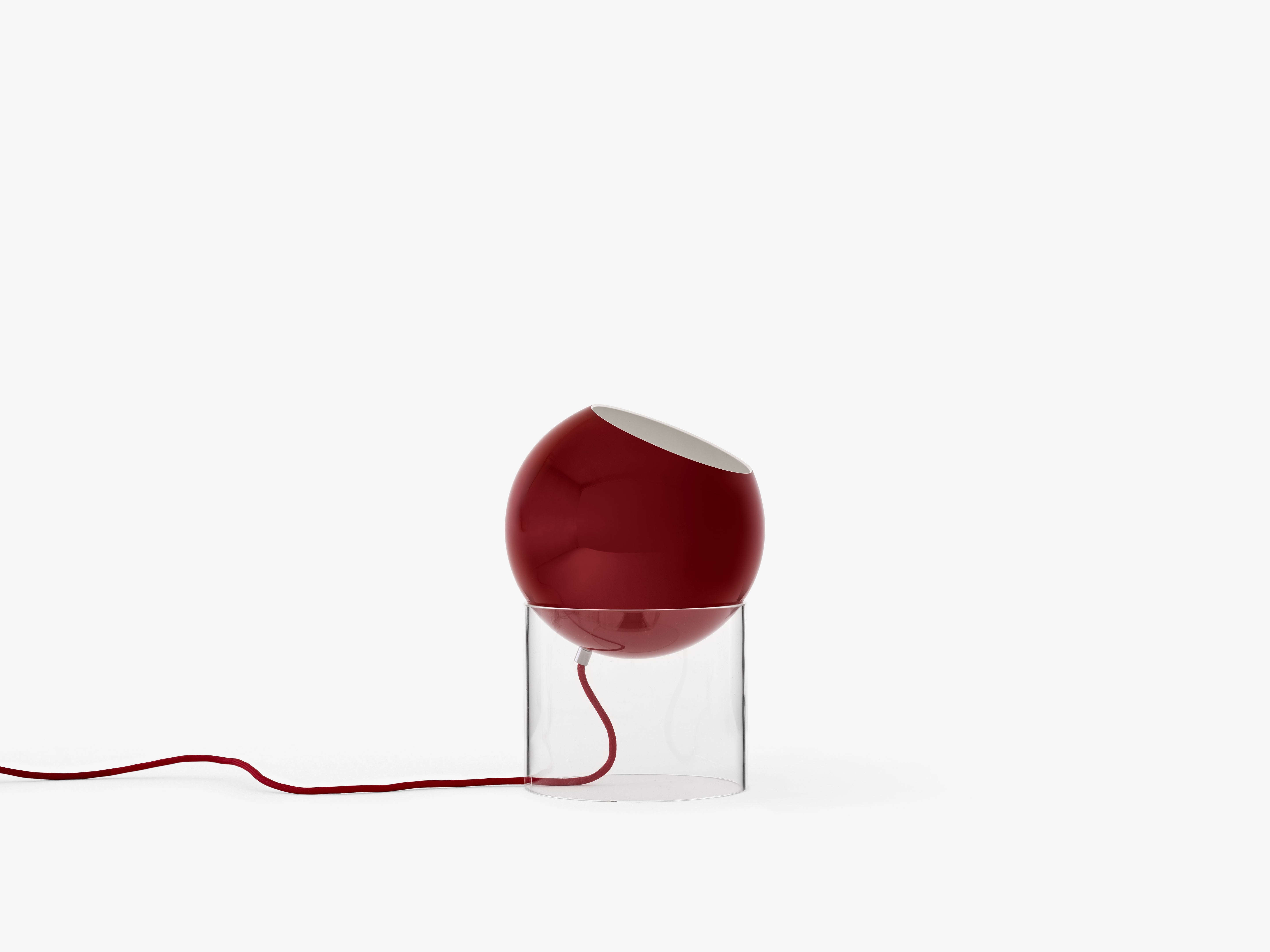 Tischlampe TOPAN mit rotem Schirm und transparenter Basis