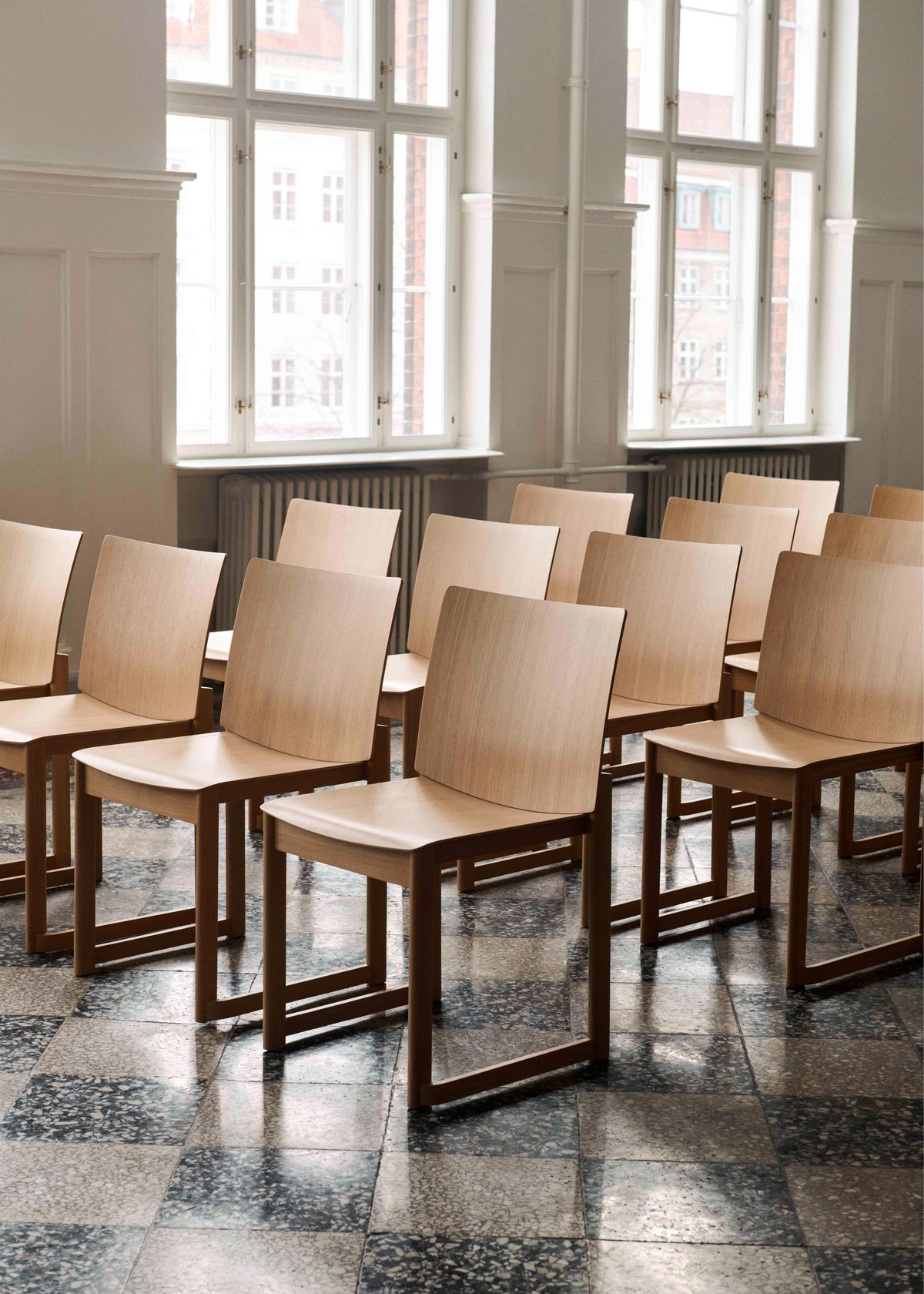 Stuhl ALLWOOD AV35 lackierter Eiche