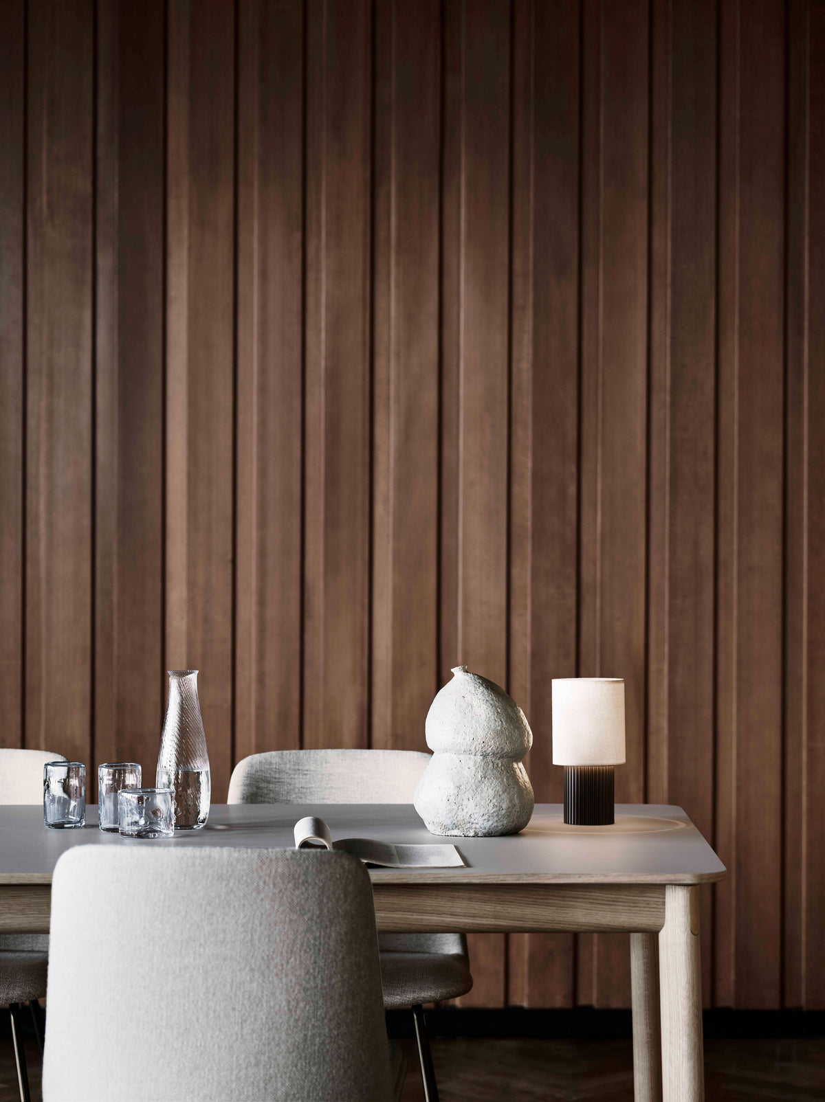 Ausziehbarer Tisch PATCH mit beigem Laminatplatte und Eichenbasis