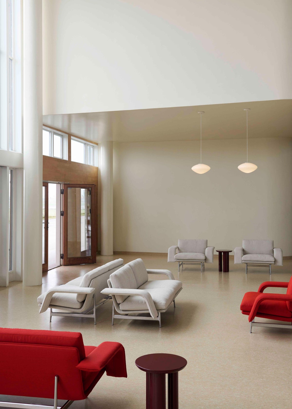 2-Sitzer Sofa MEANTIME AV30 mit gepolstertem Bezug und schwarzem Gestell