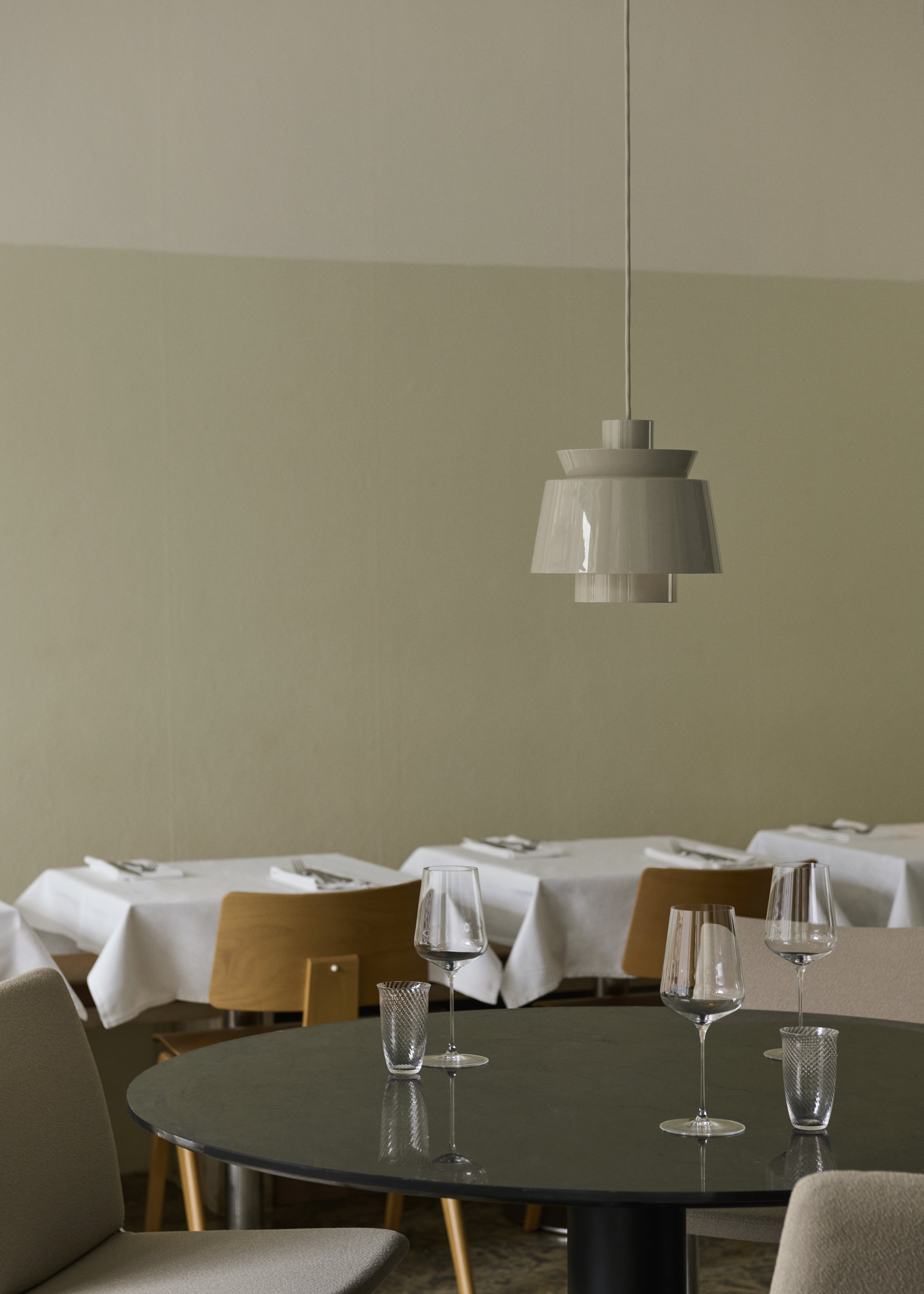 Hängelampe UTZON JU1 in grau-beige