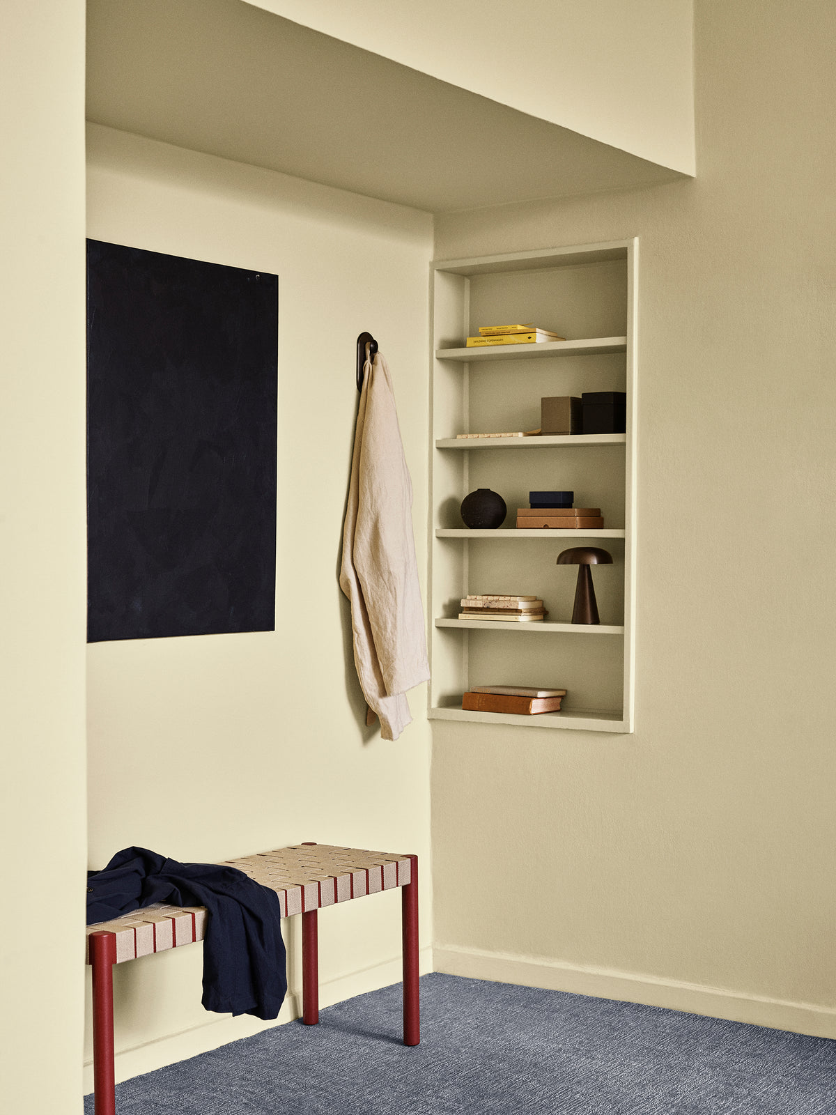Bank BETTY, beige gewebter Sitz mit schwarz lackierter Esche