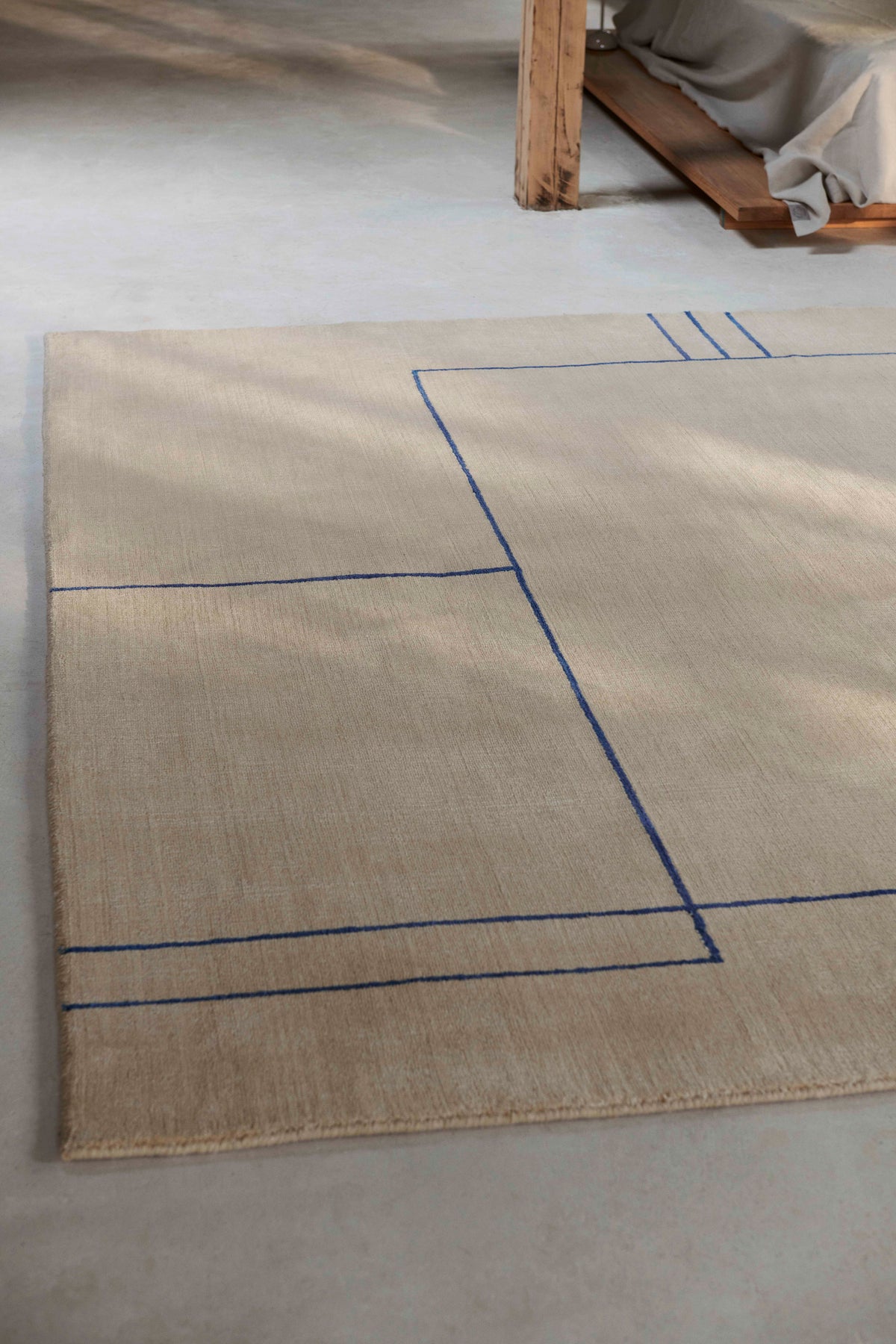 Teppich CRUISE in Sandfarbe mit Blau