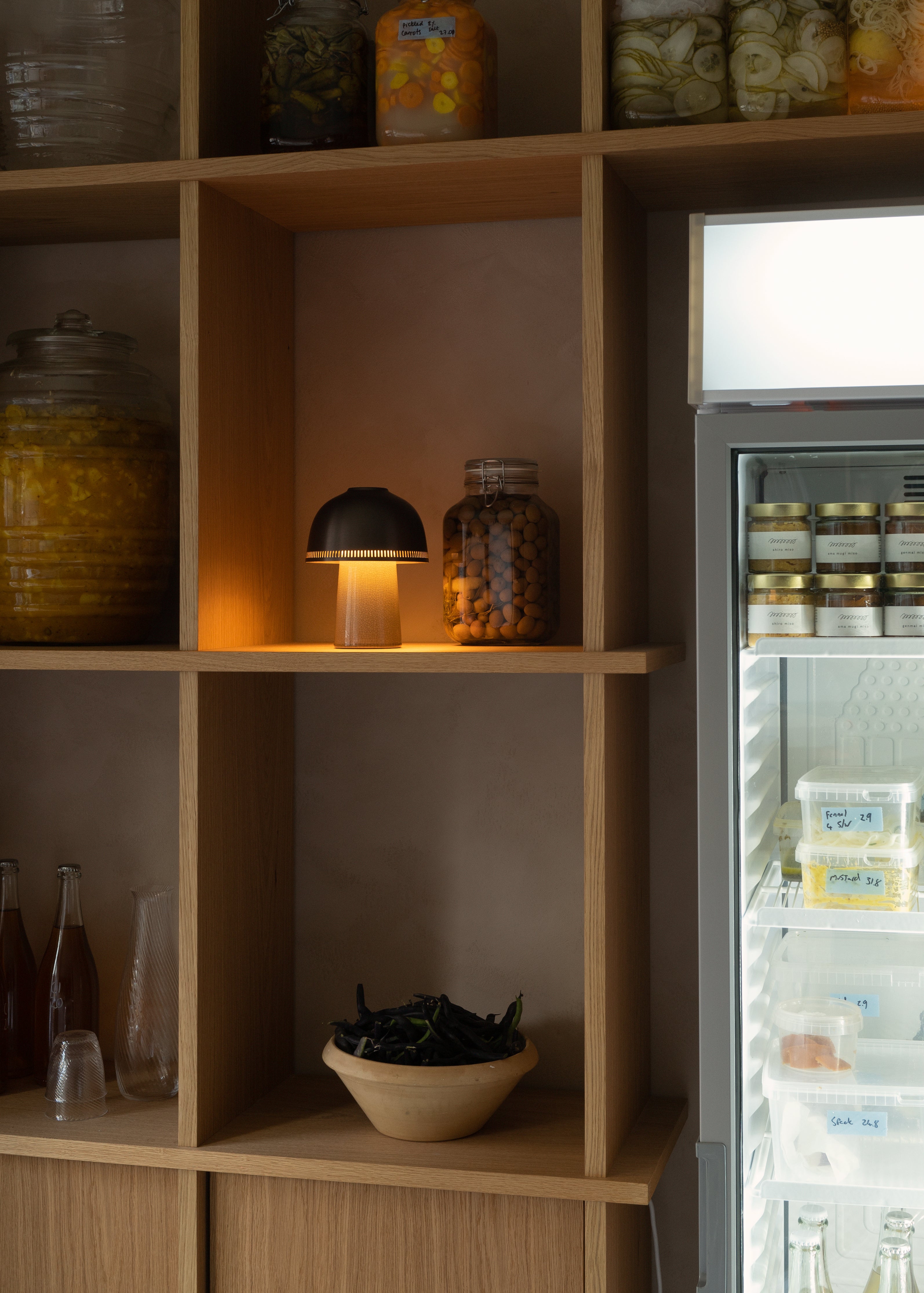 Tragbare Lampe RAKU SH8 mit braunem Schirm und beigem Sockel