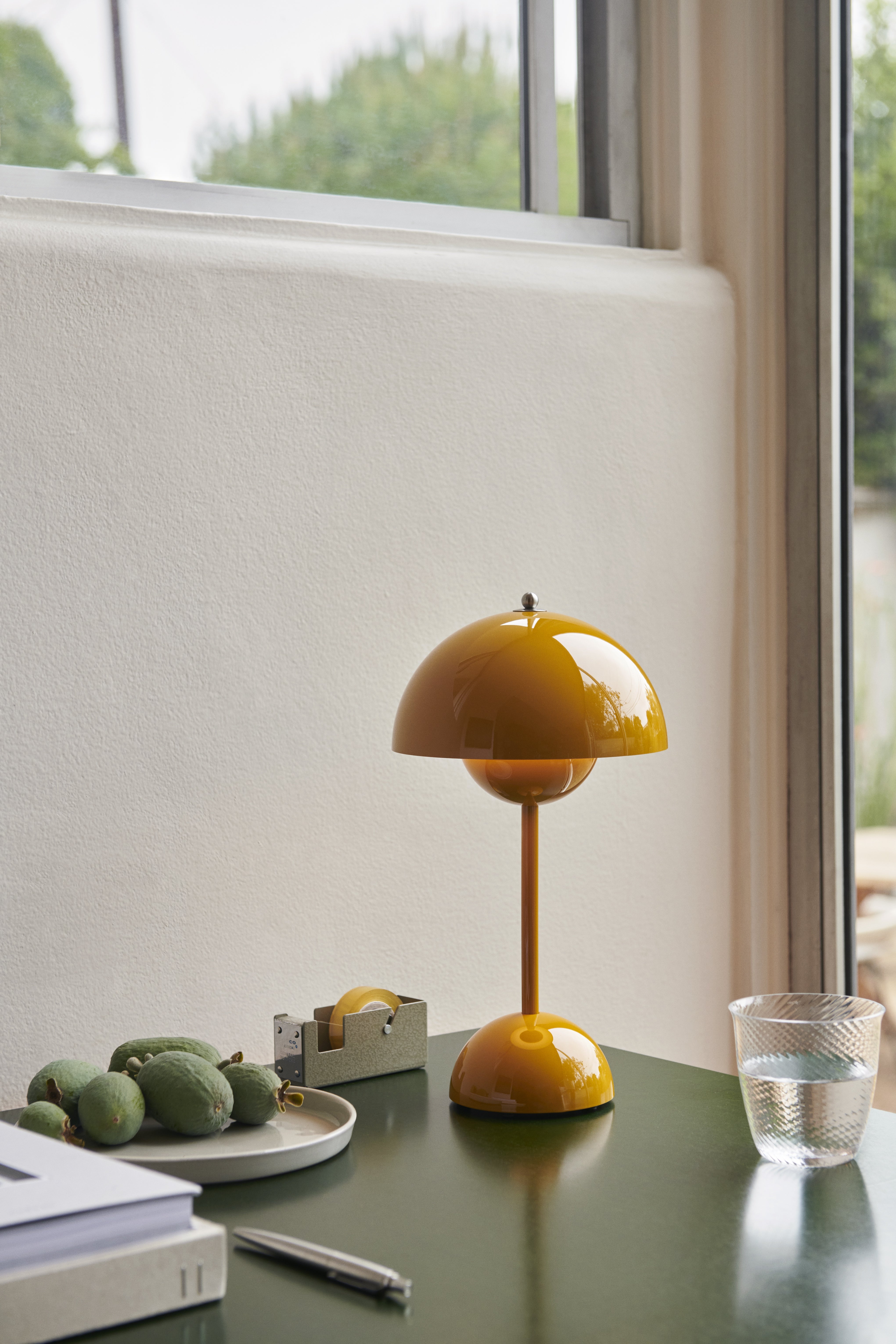 Tragbare Lampe FLOWERPOT VP9 in Senfgelb