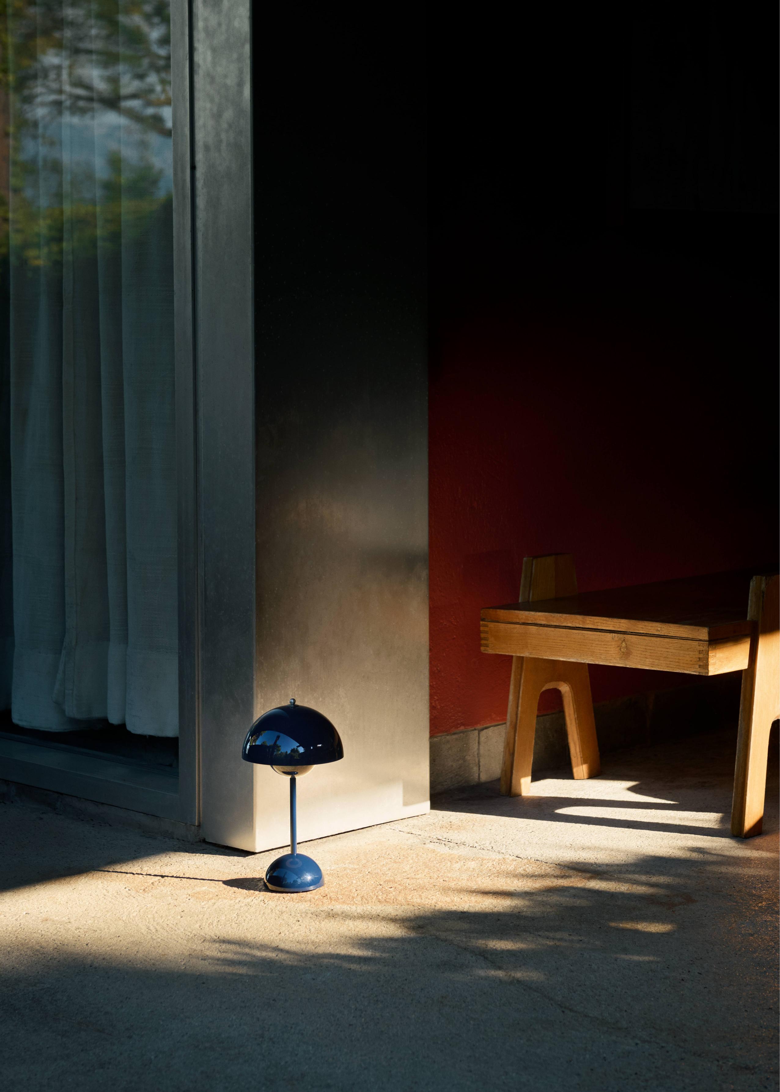 Tragbare Lampe FLOWERPOT VP9, stahlblau