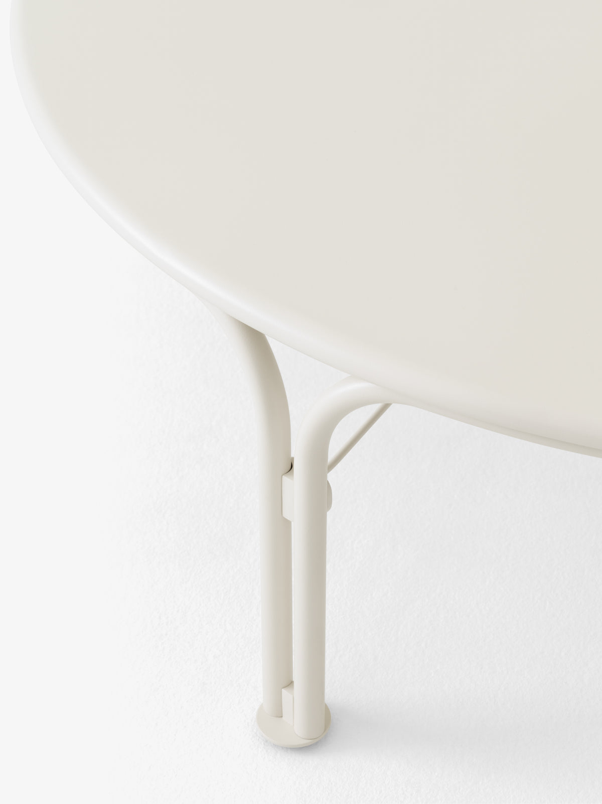 Außenkaffee-Tisch THORVALD Elfenbein