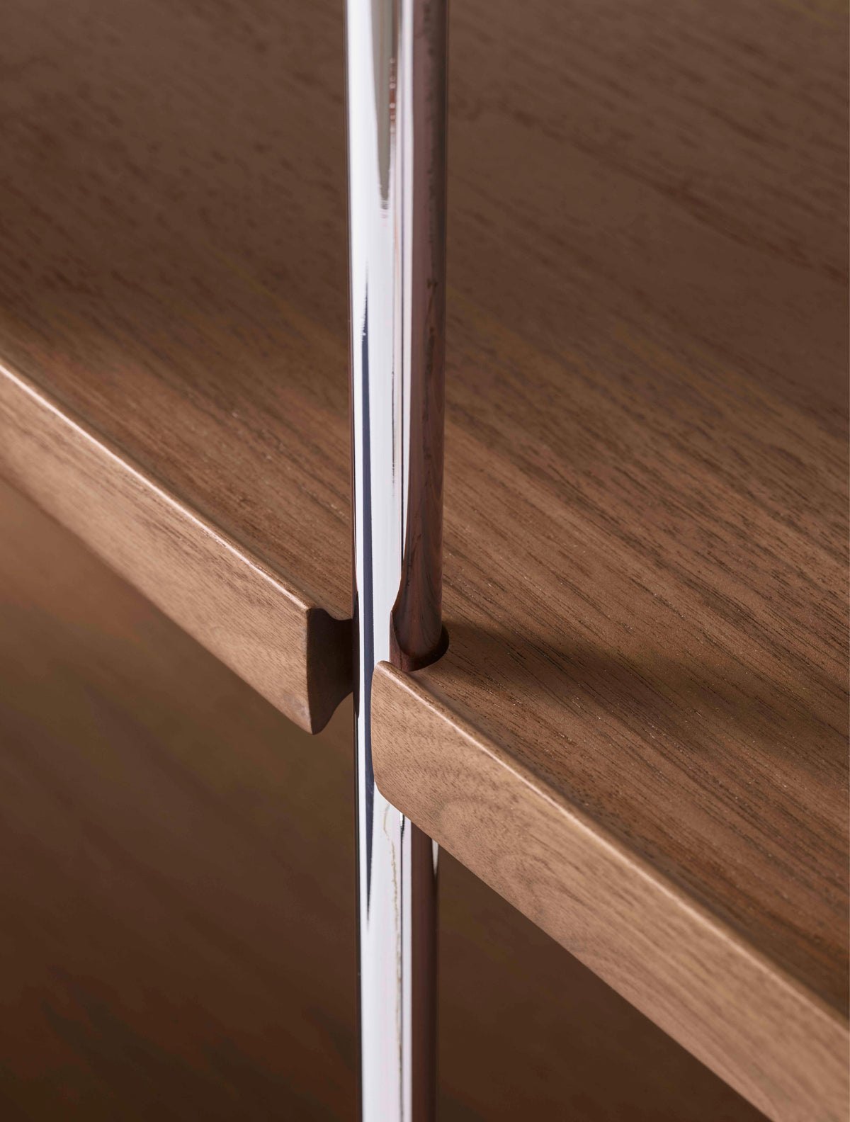 Regal ALIMA NDS5 verchromt mit Nussbaumholz
