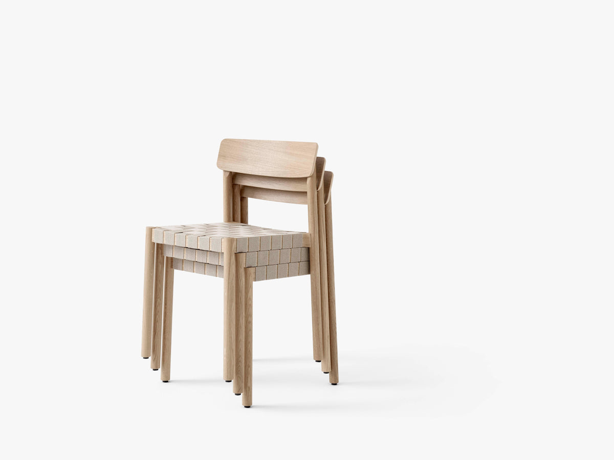 Stuhl BETTY TK1 mit schwarzem, gewebtem Sitz und schwarz lackiertem Eschenholz