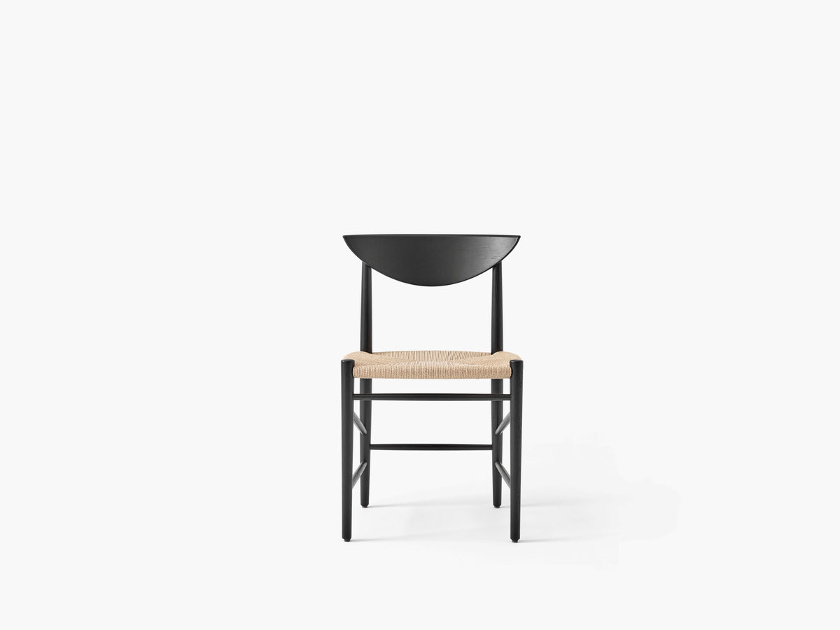 Stuhl DRAWN HM3 schwarz lackierte Eiche mit gewebtem Sitz