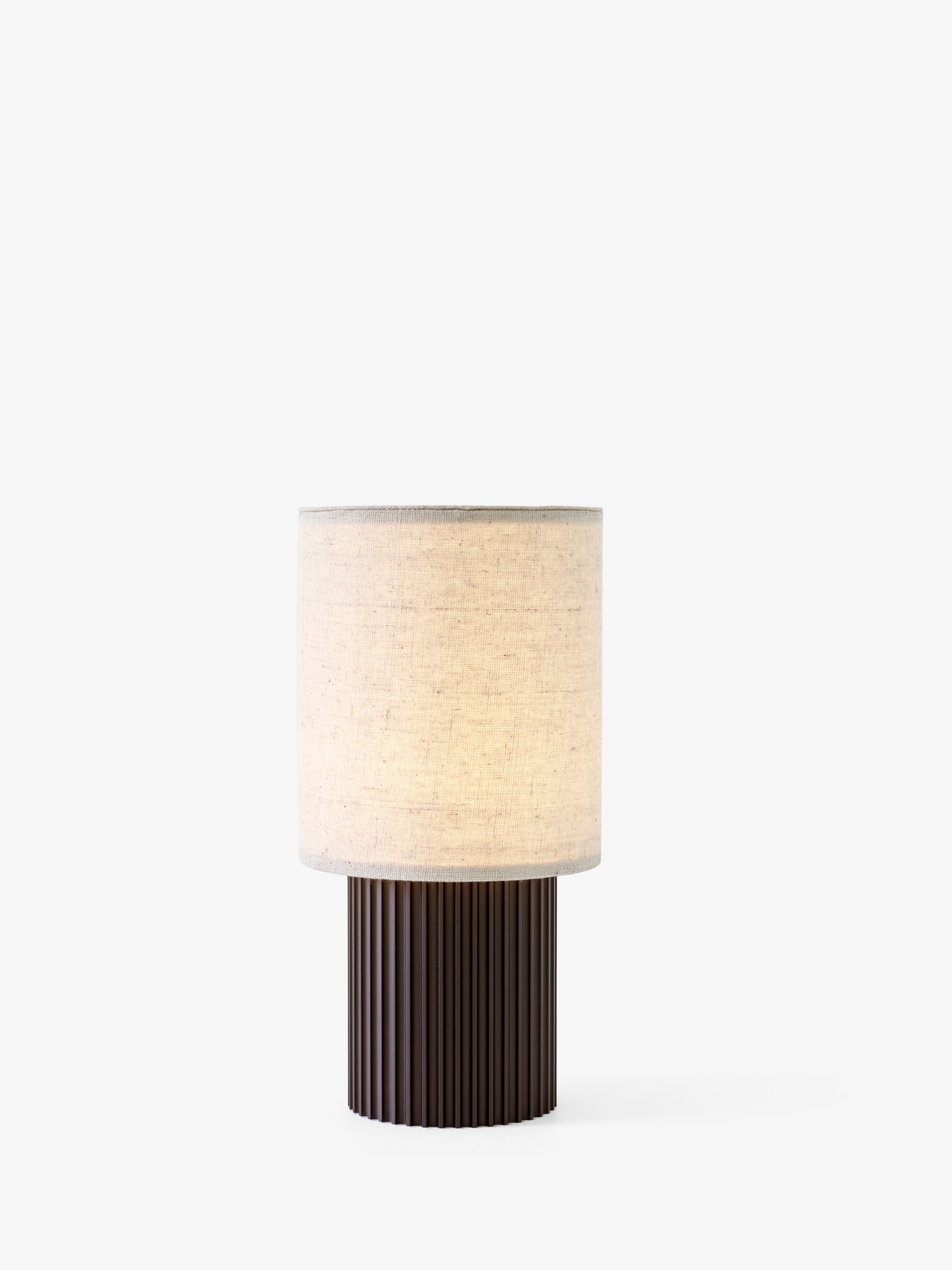 Tragbare Lampe MANHATTAN mit einem Stoffschirm und braunem Fuß