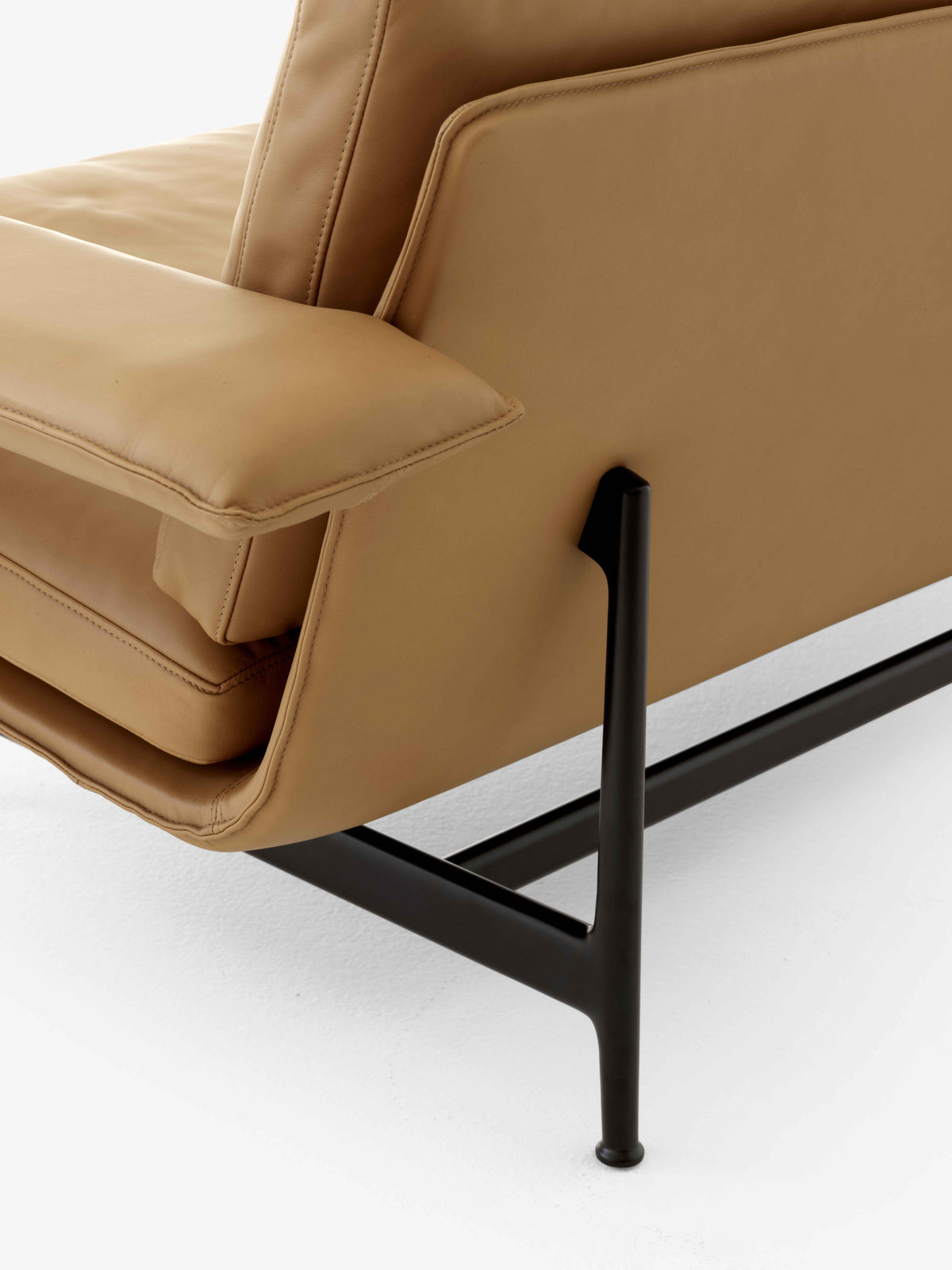 2-Sitzer Sofa MEANTIME AV30 mit gepolstertem Bezug und schwarzem Gestell