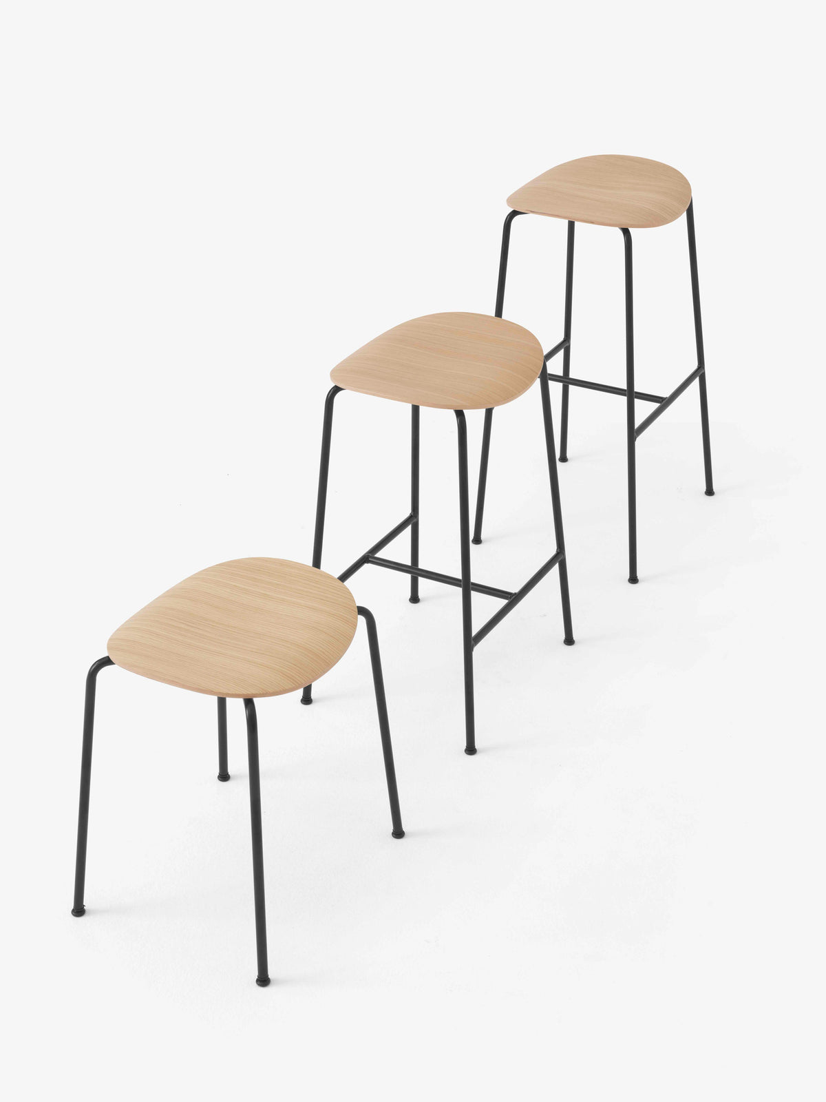 Hocker PAVILION Eichenholz mit schwarzem Stahlgestell