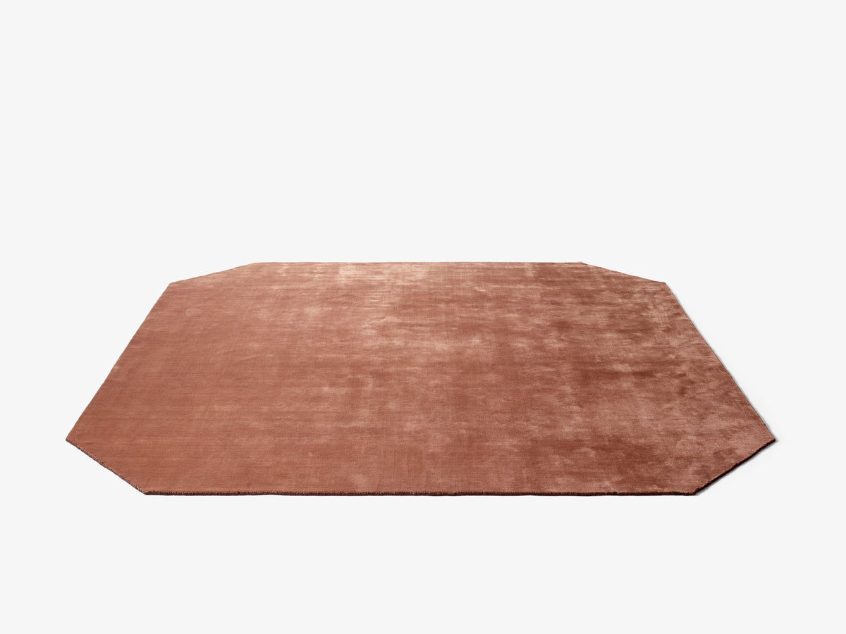 Quadratischer Teppich mit abgerundeten Ecken THE MOOR gedämpftes Rot
