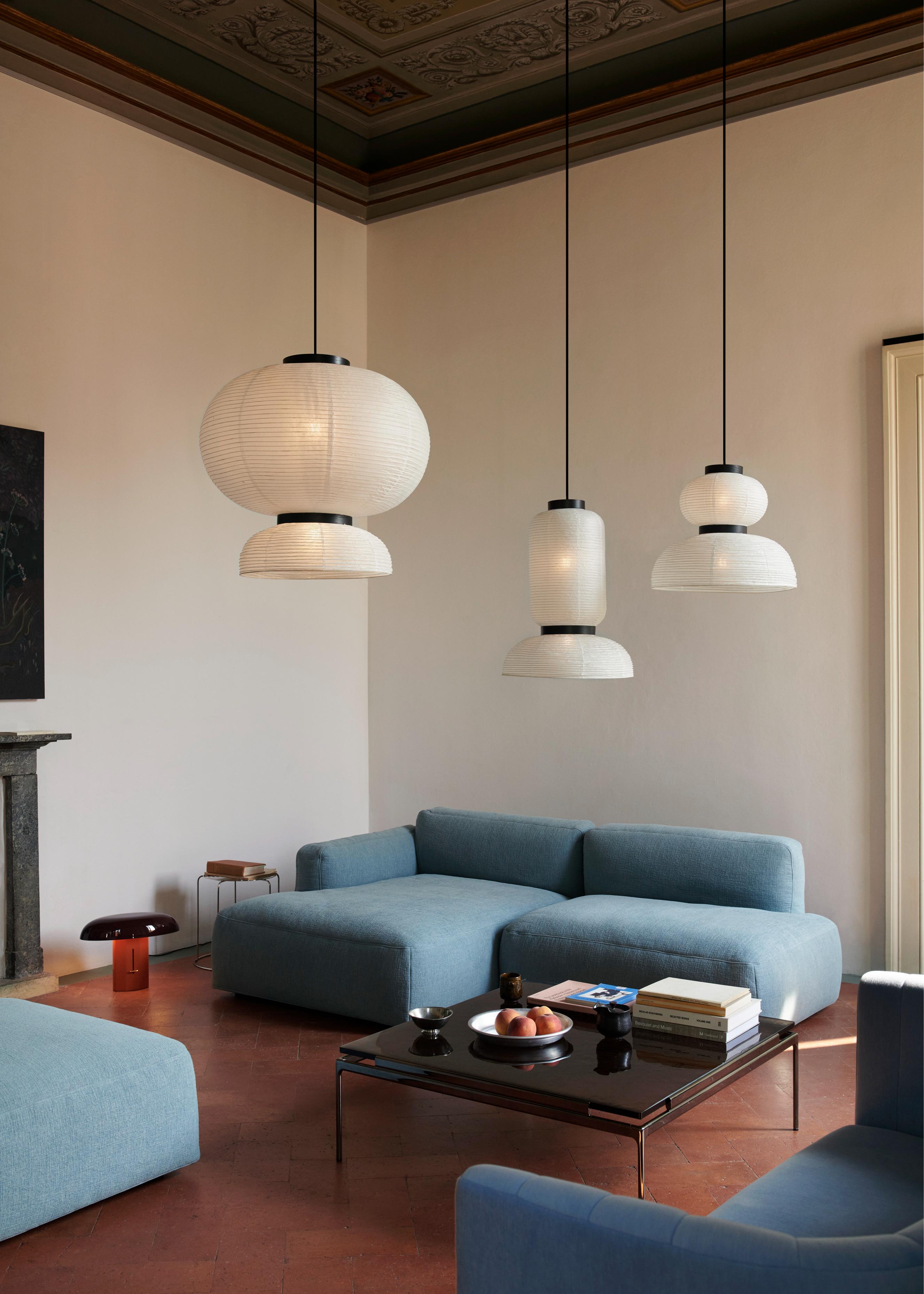Quadratischer Couchtisch SETT LN13 mit rauchigem Glas und verchromtem Gestell