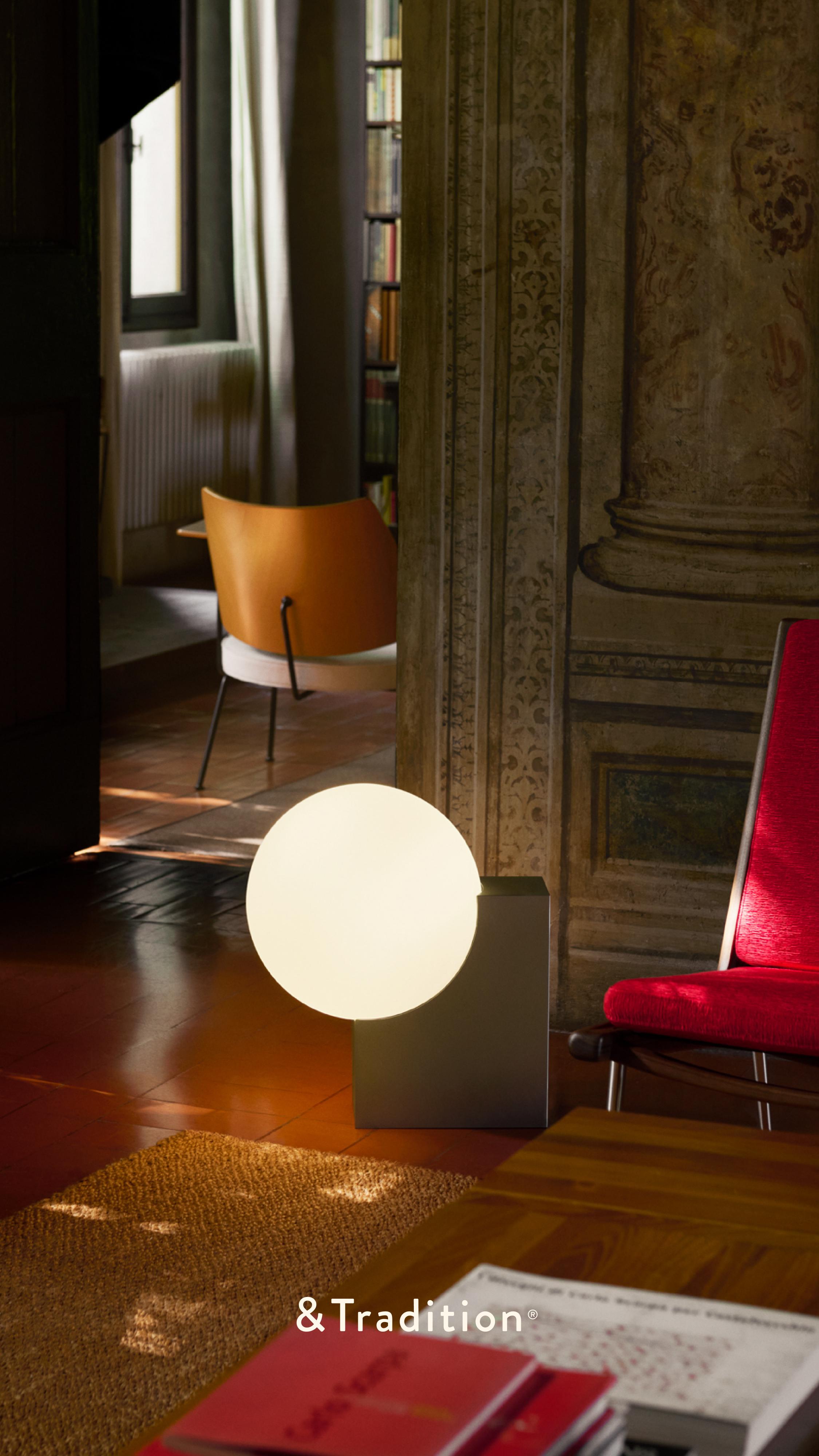 Stehlampe JOURNEY SH4 mit Glas-Schirm und gebürstetem Stahlfuß