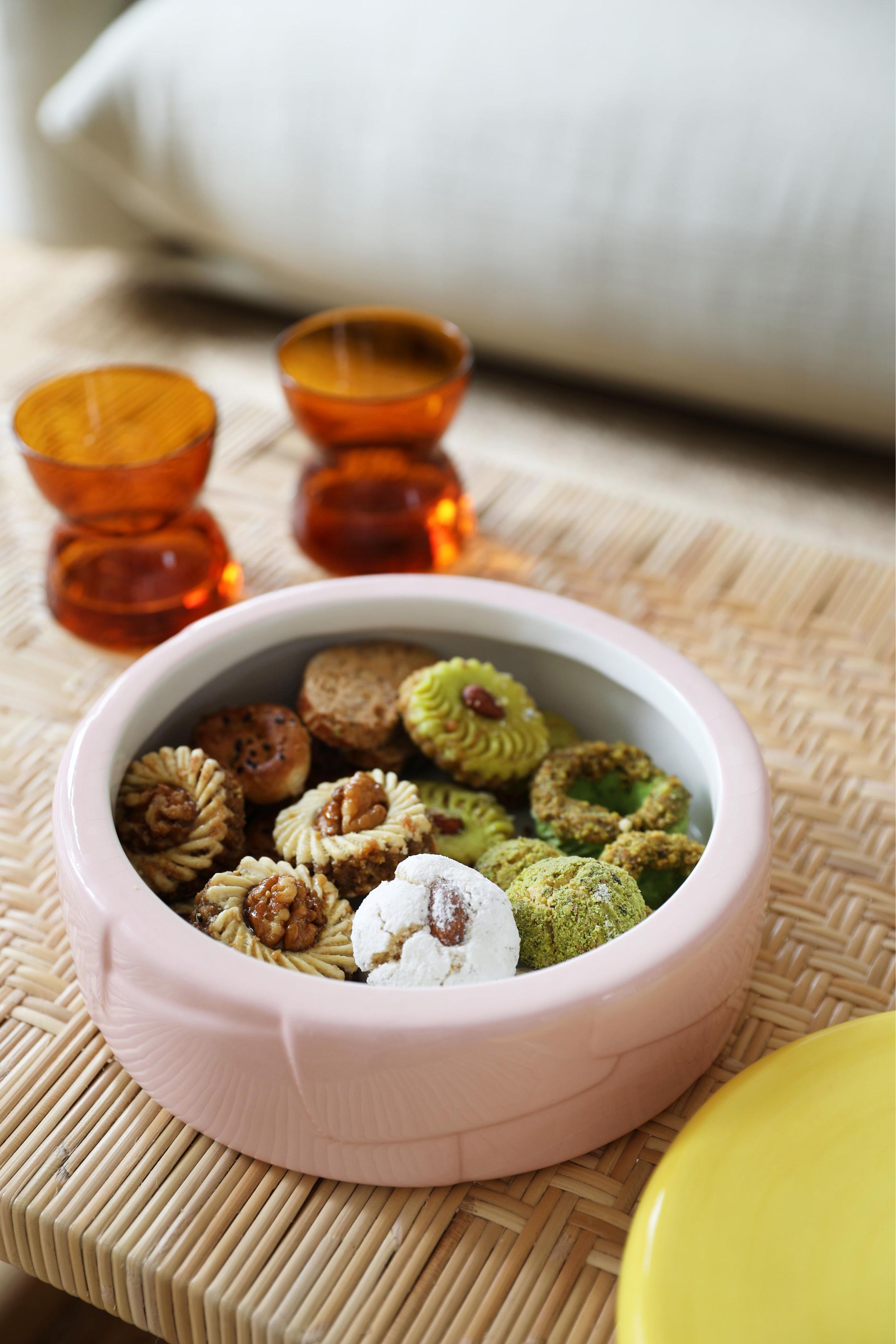 Aufbewahrungsbehälter FLAKE rosa mit gelbem Deckel