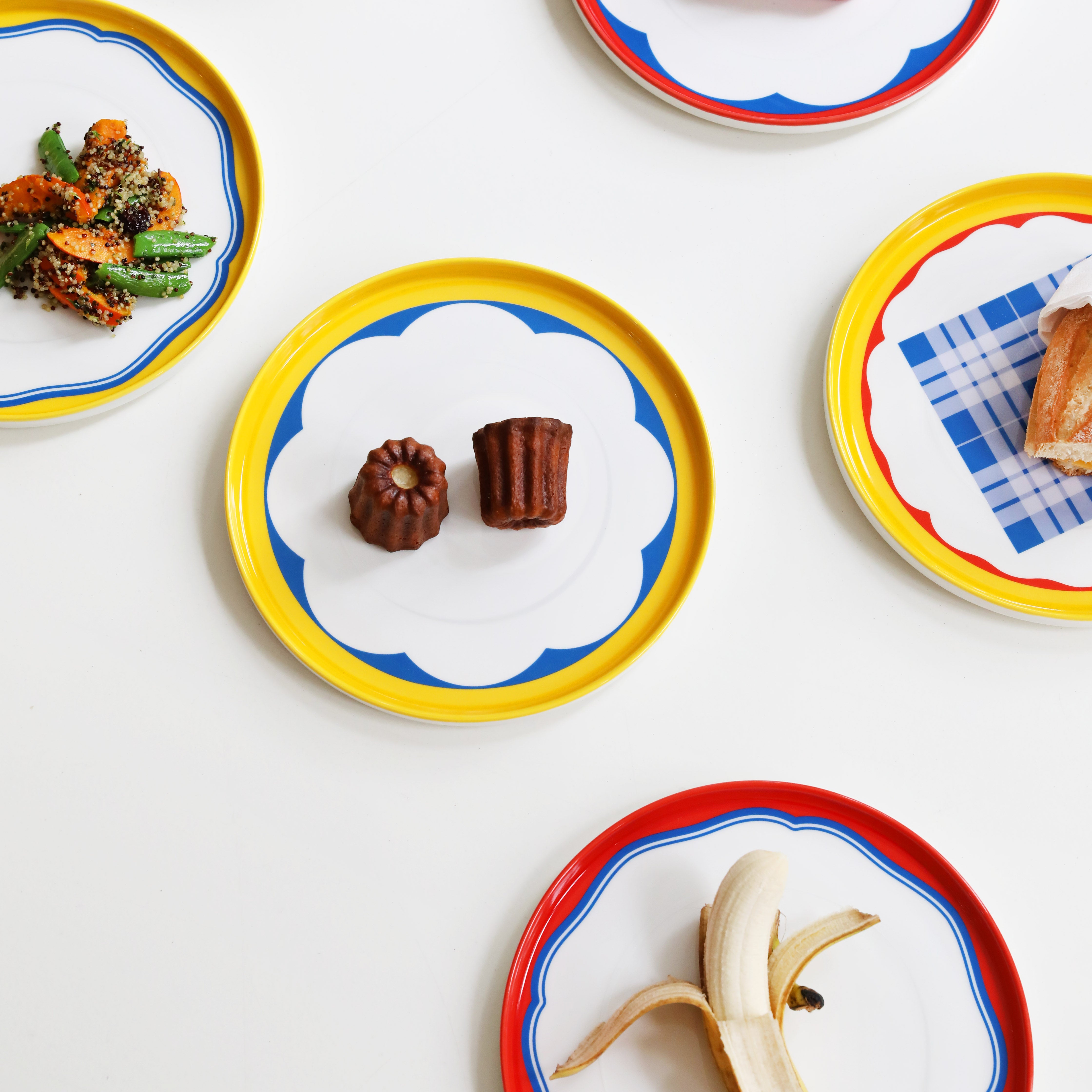 DAYDREAM ARCH white dinner plate with yellow and blue