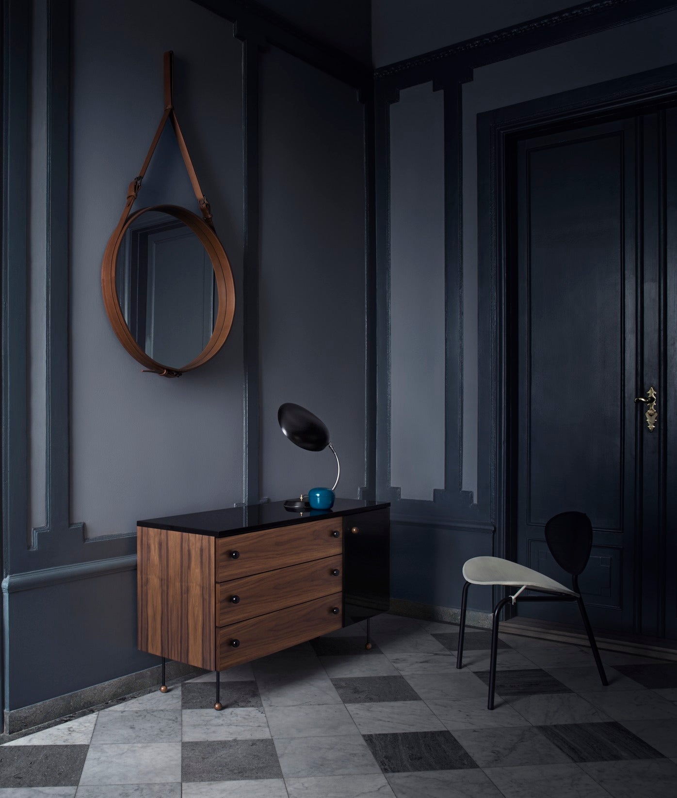 Chest of drawers 62 walnut veneer