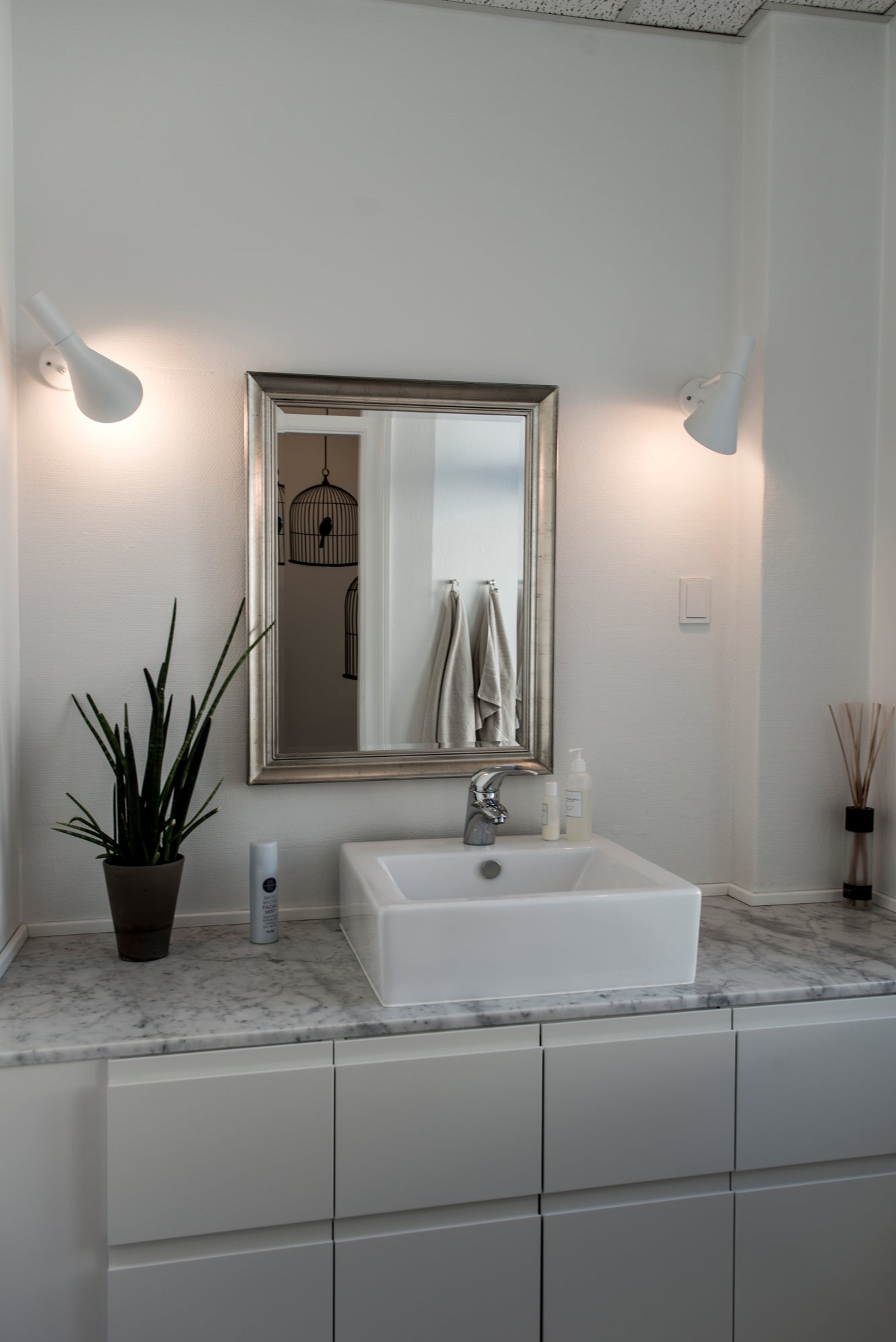 Wandleuchte AJ weiß