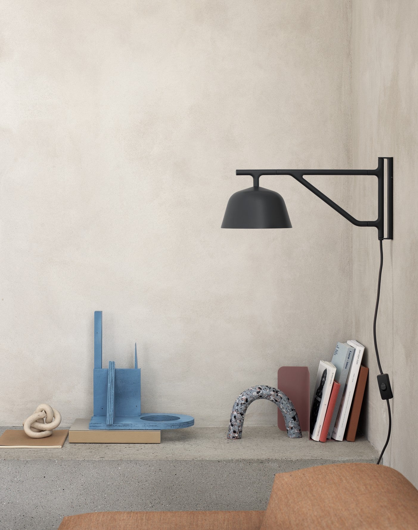 Lampa ścienna AMBIT czarny