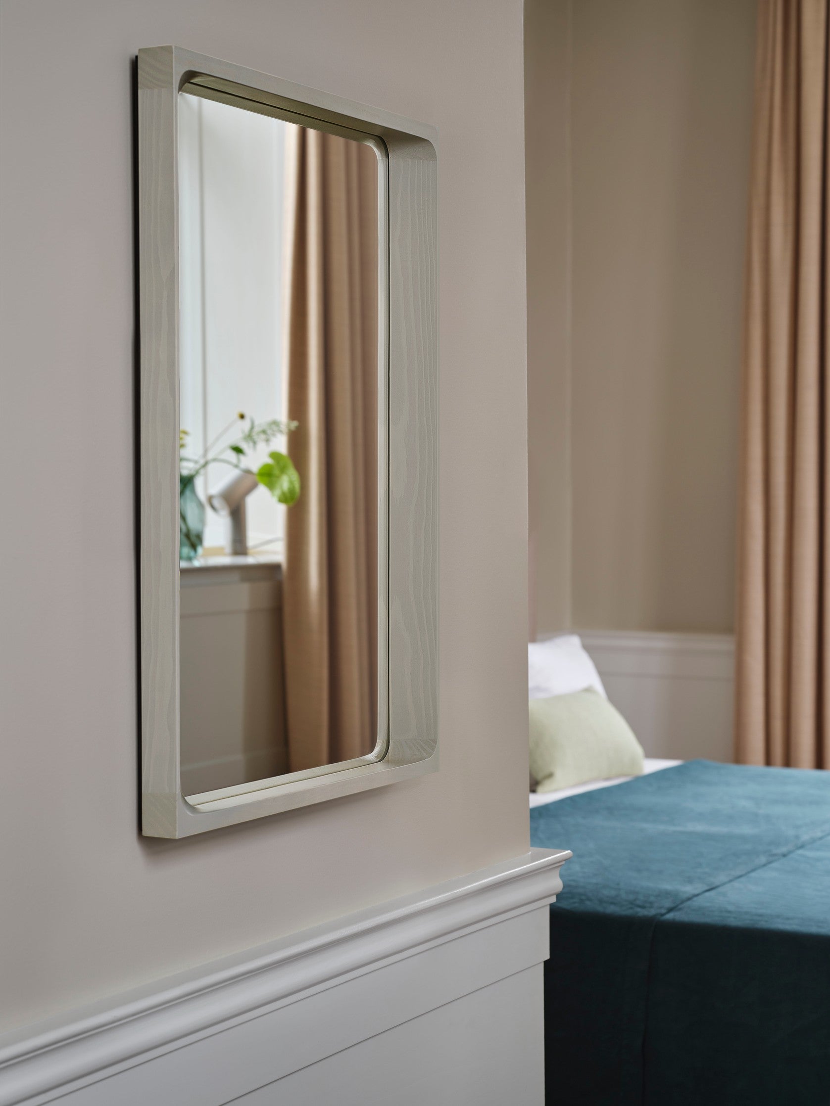 ARCED Mirror Light Gray