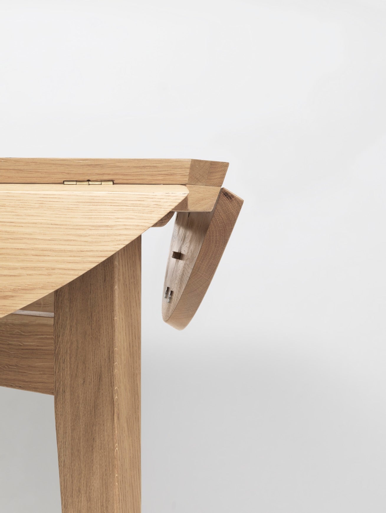 Ausziehbarer Tisch B-TABLE aus Eichenholz