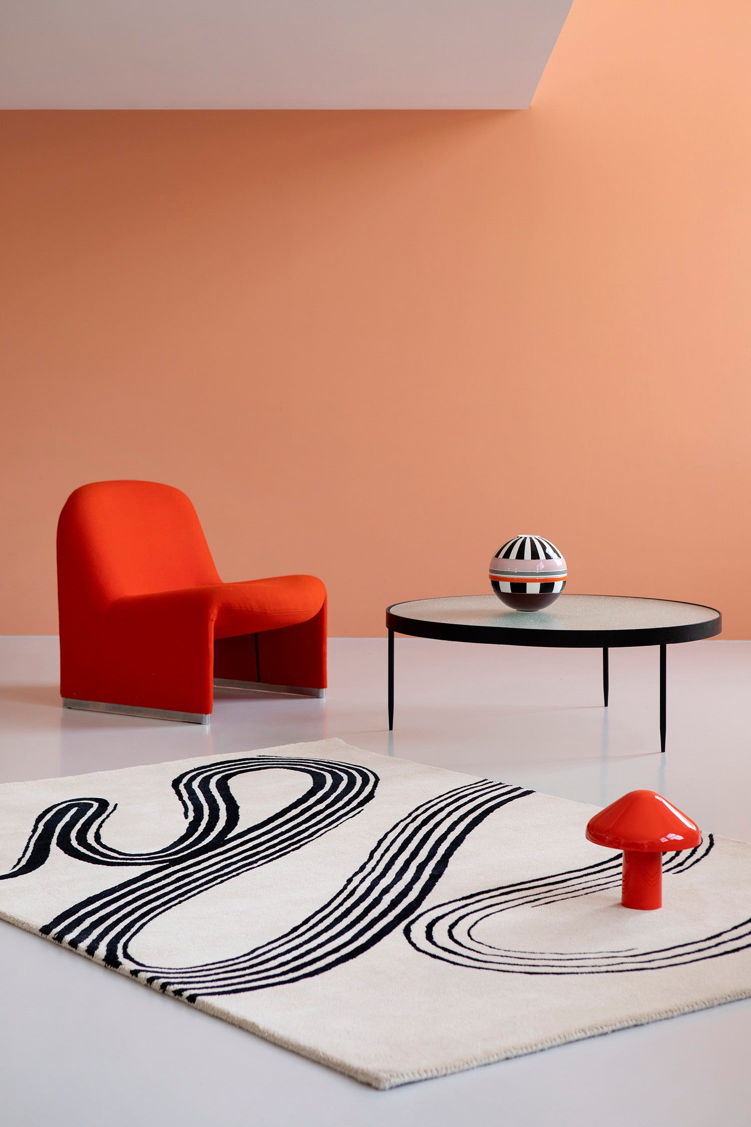 Teppich DECOR FLOW beige mit schwarzem Muster