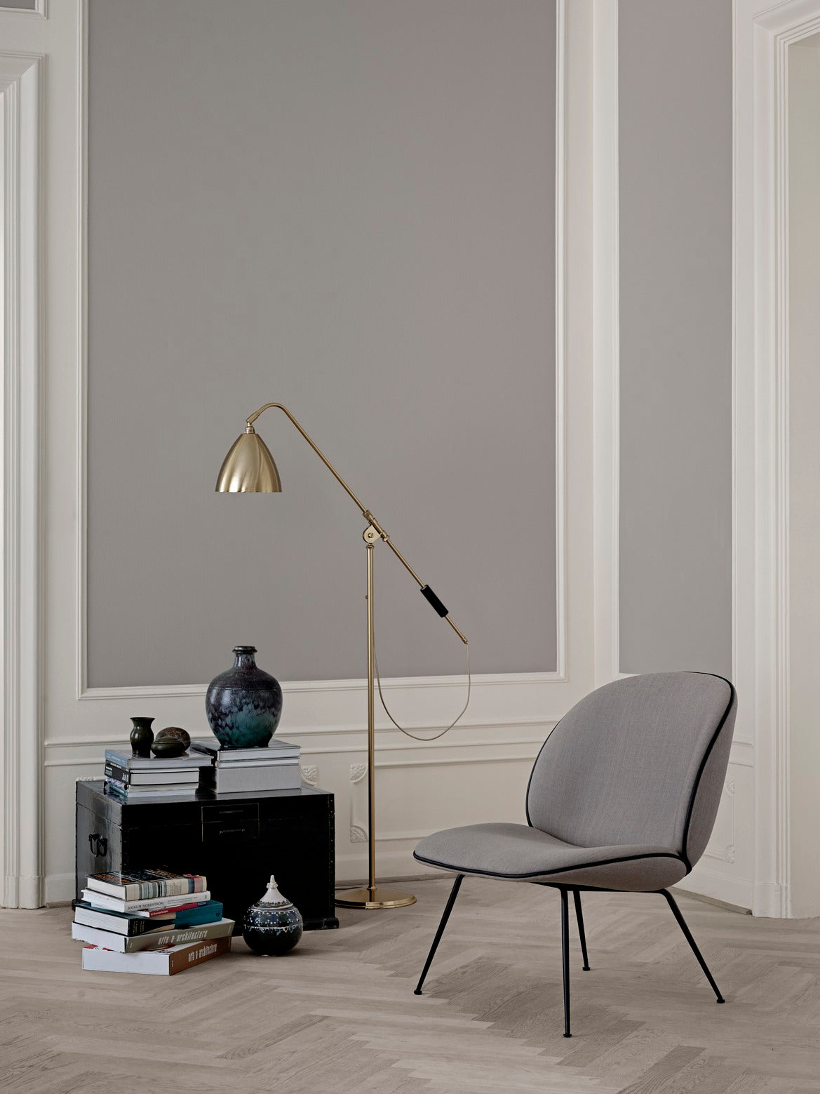 BESTLITE BL4 Floor Lamp in Brass with Black Shade