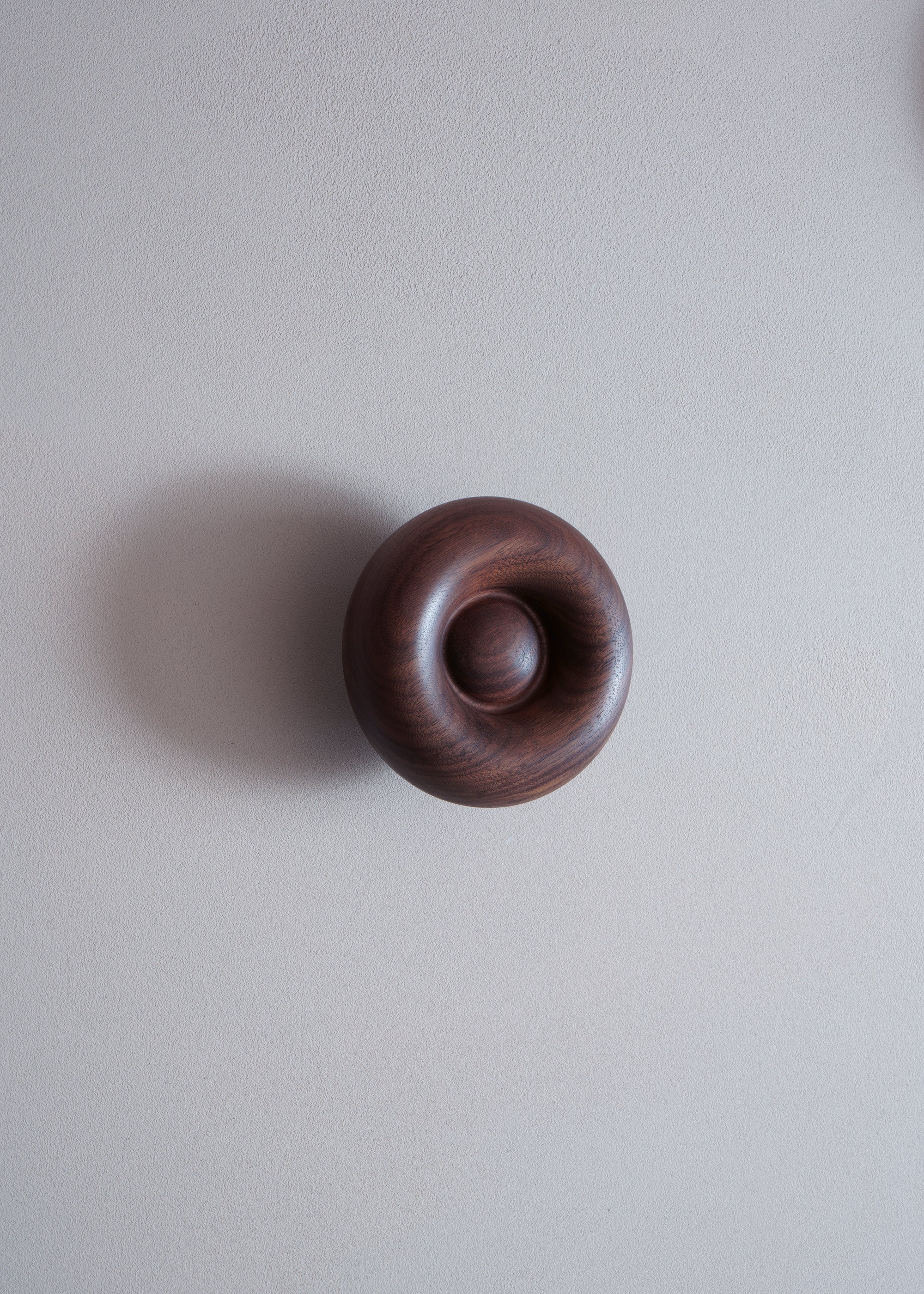 Wandgarderobe BLOP Nussbaumholz