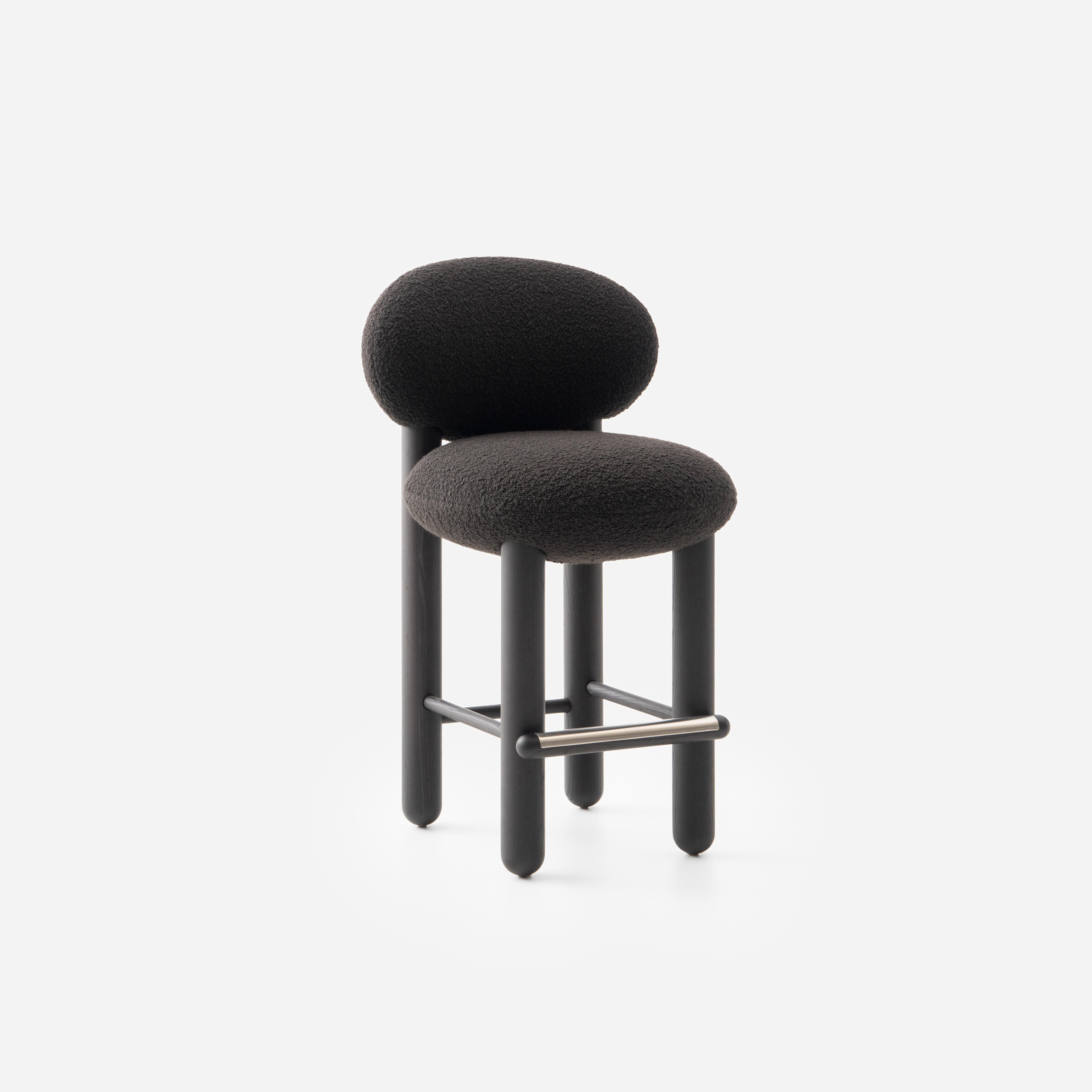 FLOCK CS2 upholstered bar stool with wooden base
