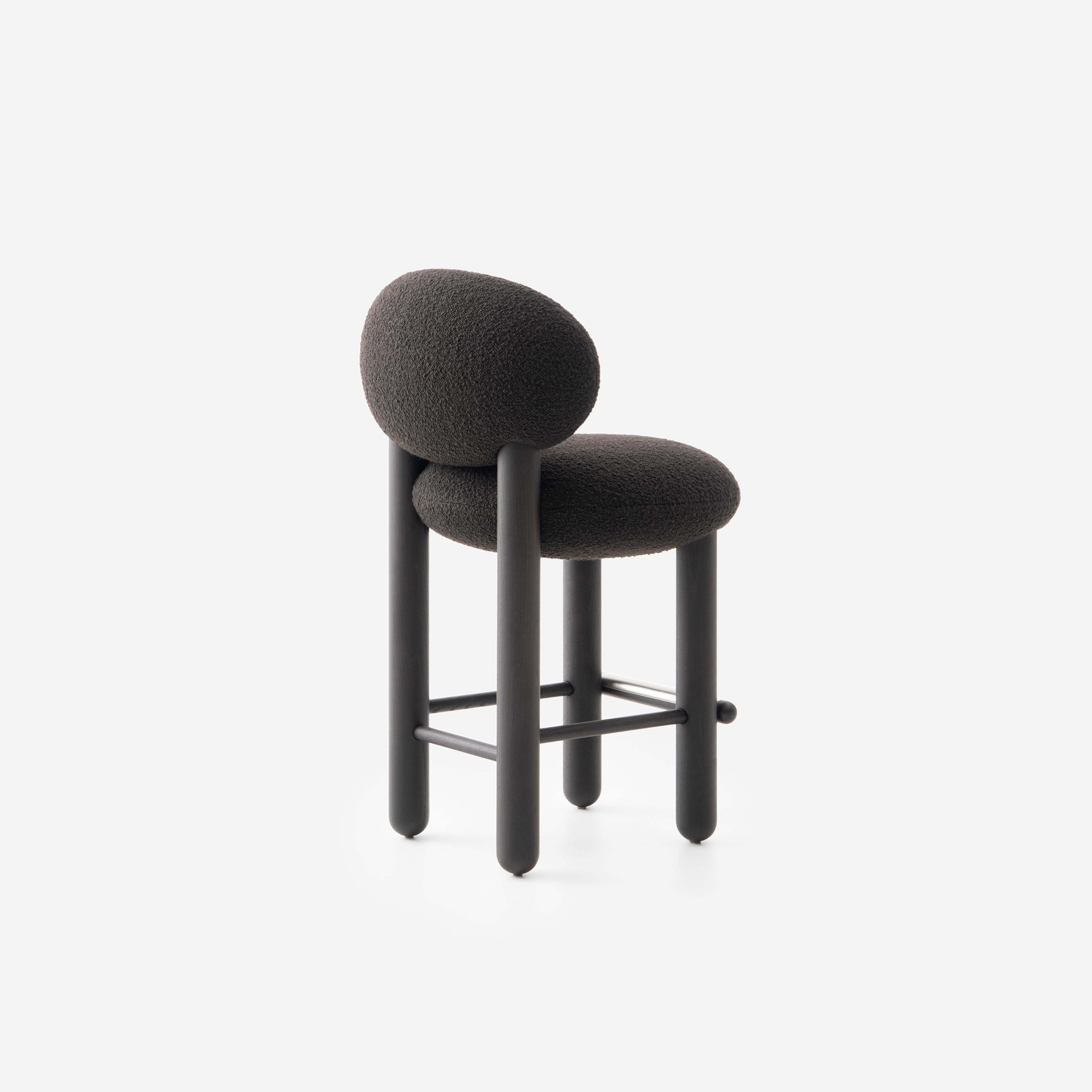 FLOCK CS2 upholstered bar stool with wooden base