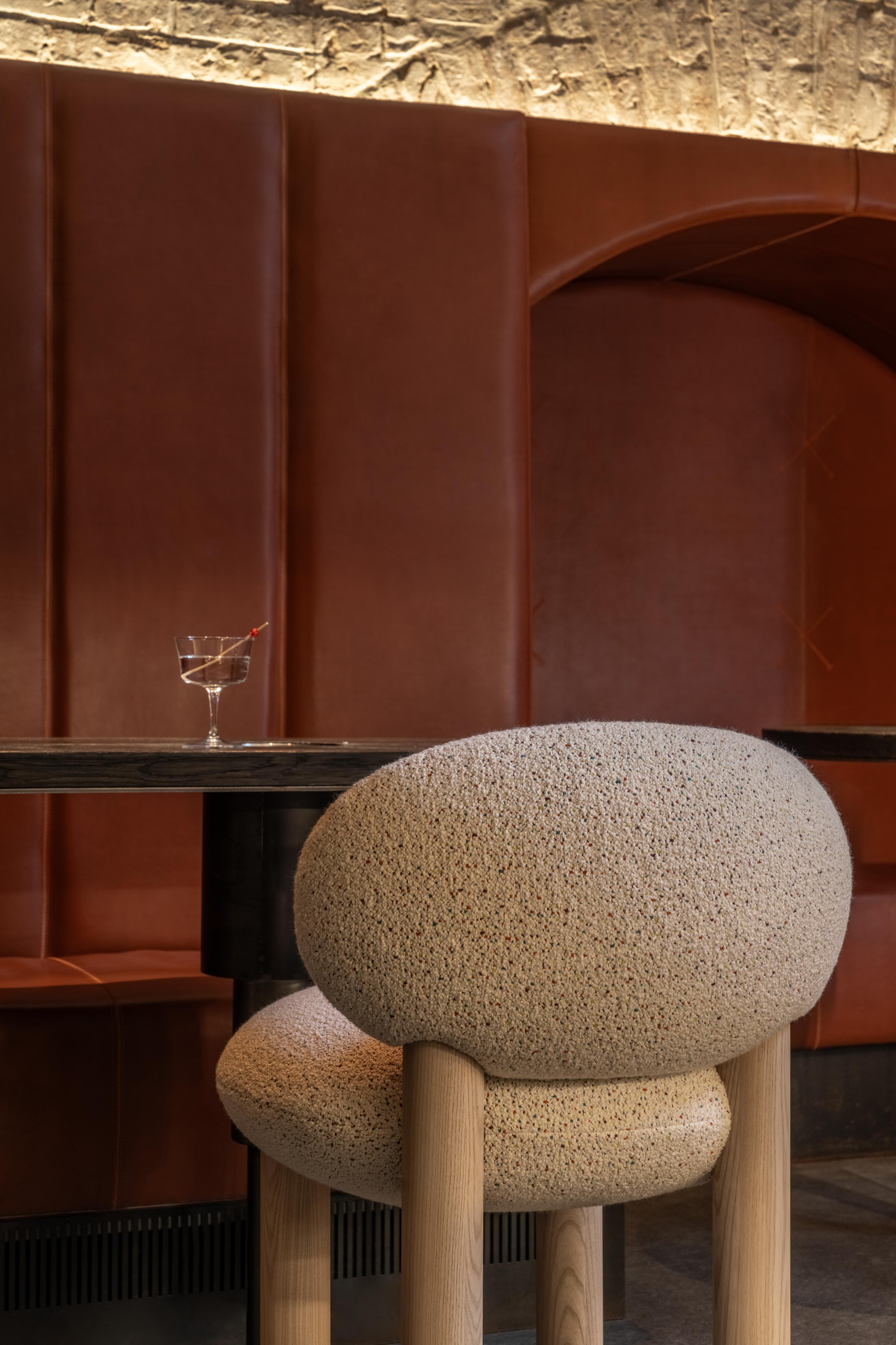 FLOCK CS2 upholstered bar stool with wooden base