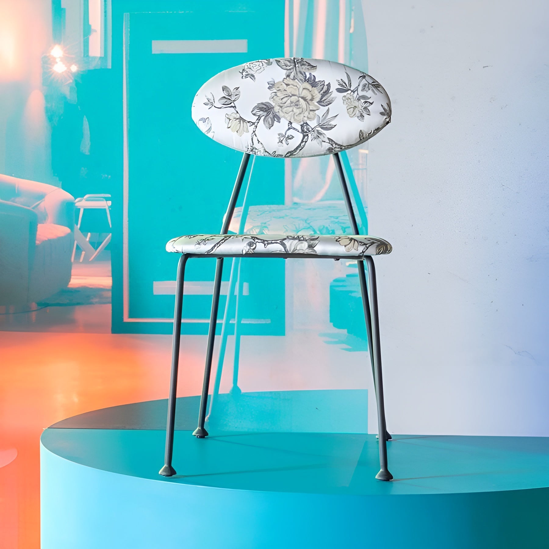 Stuhl KISS THE FROGGY gebrochenes Weiß mit floralem Muster