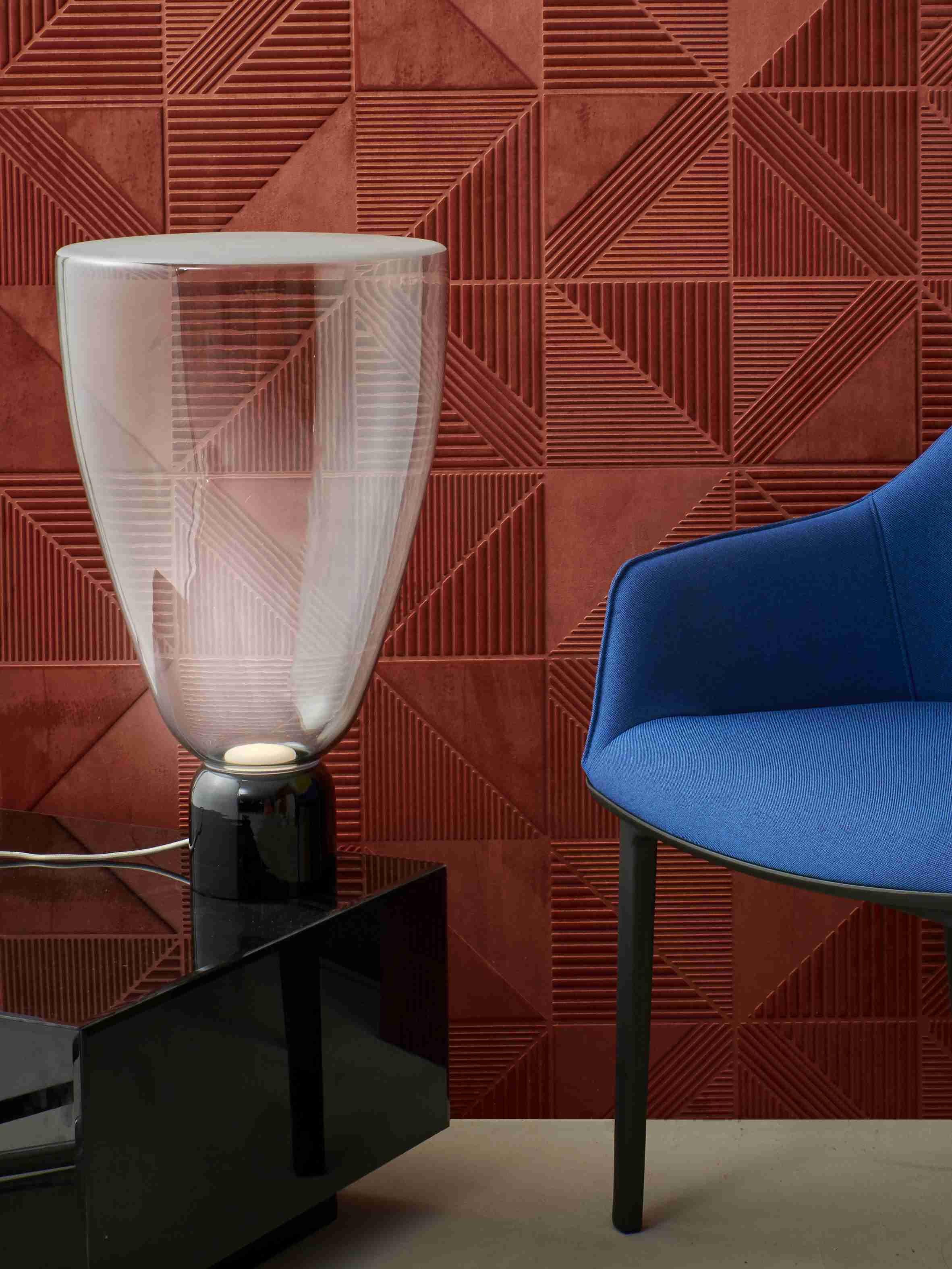 Lightline table lamp shiny base