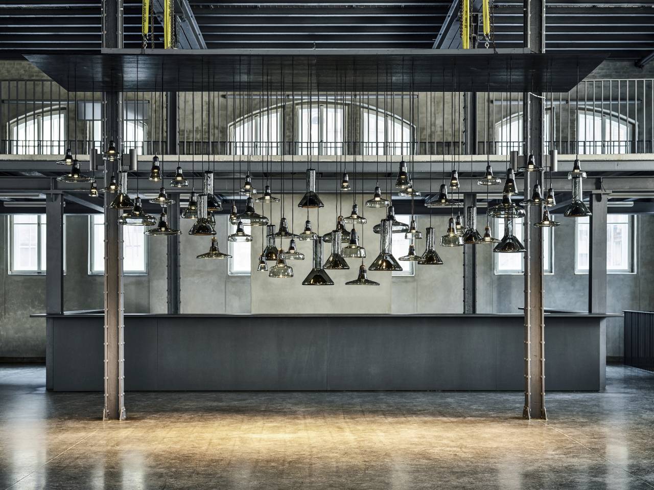 Shadows PC897 Shadows PC897 shiny glass