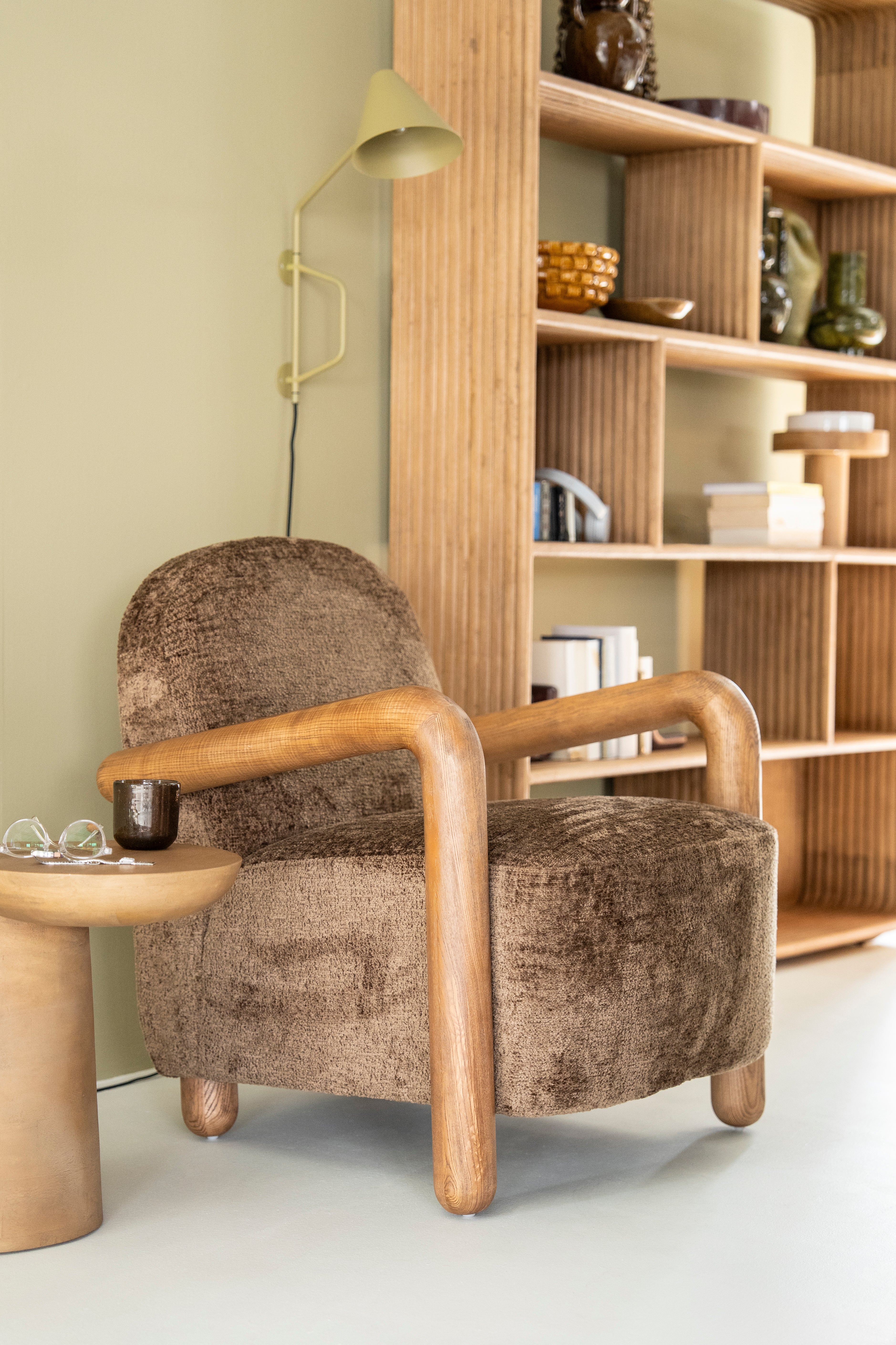 RETROVA Armchair Brown