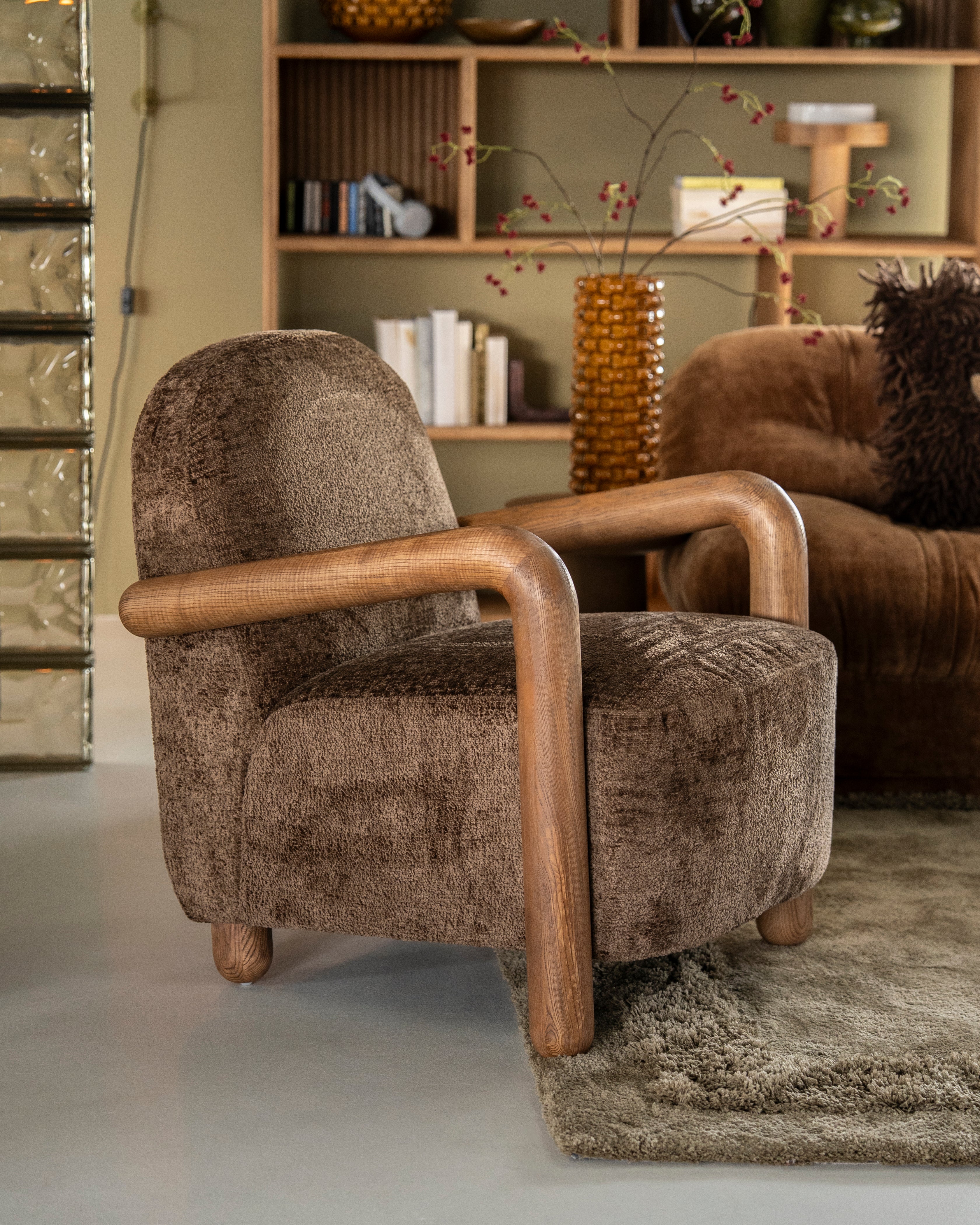 RETROVA Armchair Brown