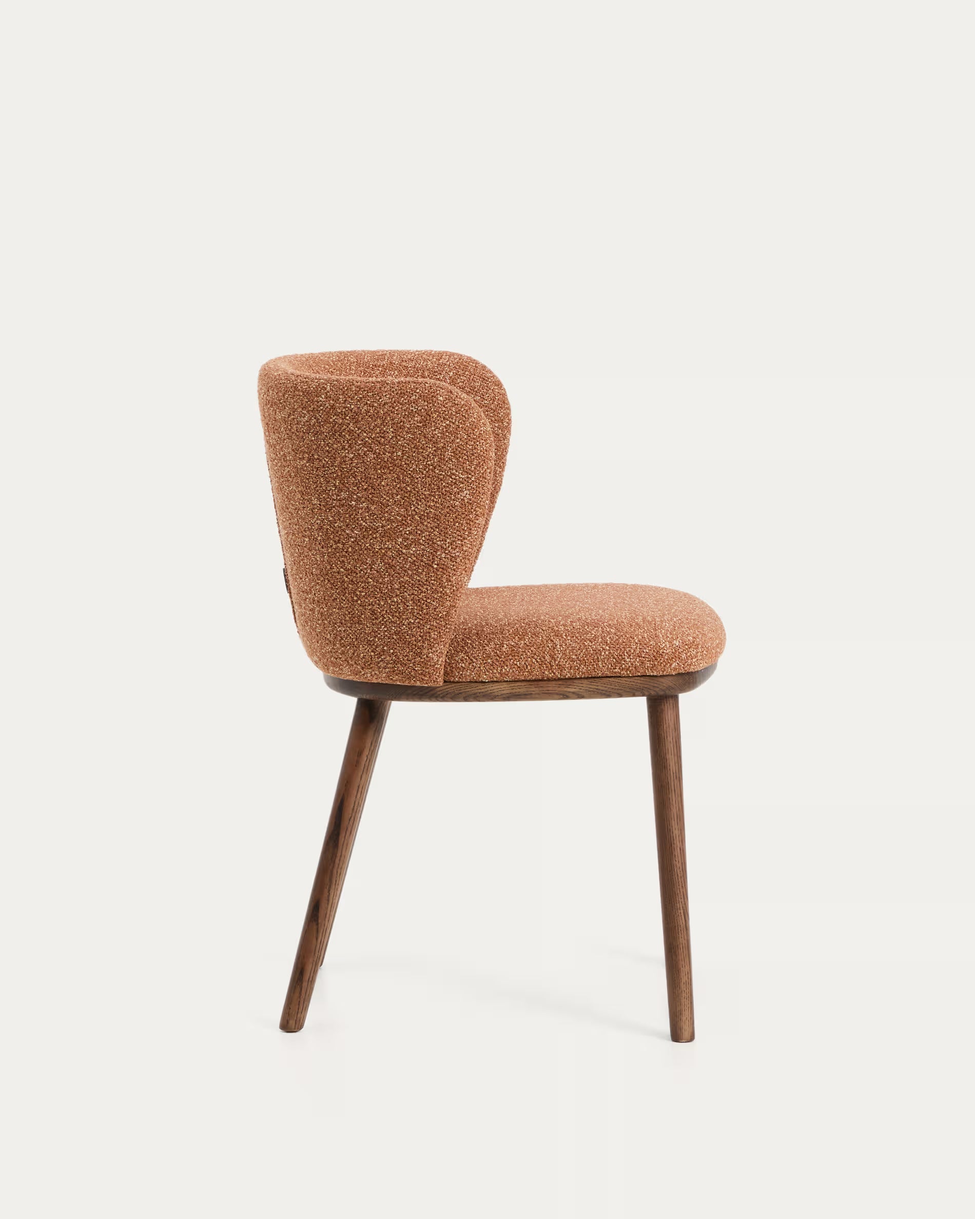 Stuhl CISELIA ziegelroter Chenille mit dunklem Eschenfuß