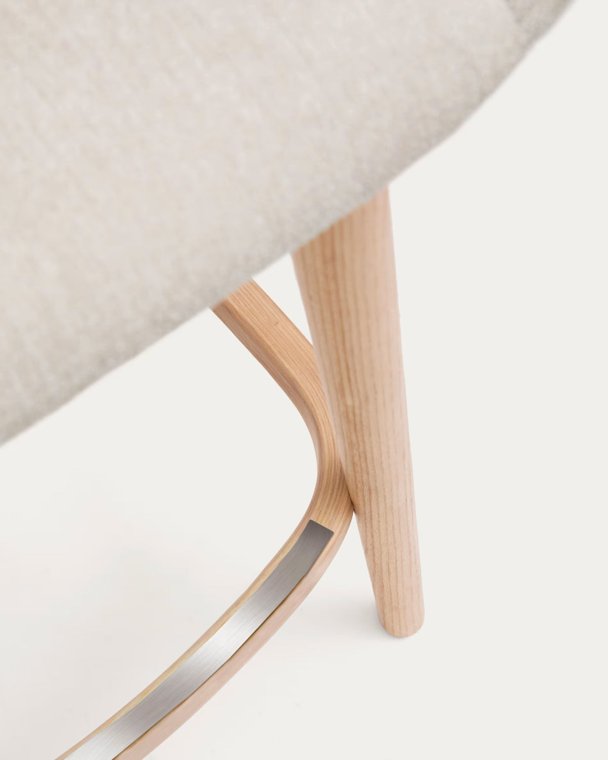 Beige Reitstuhl mit Aschenbasis