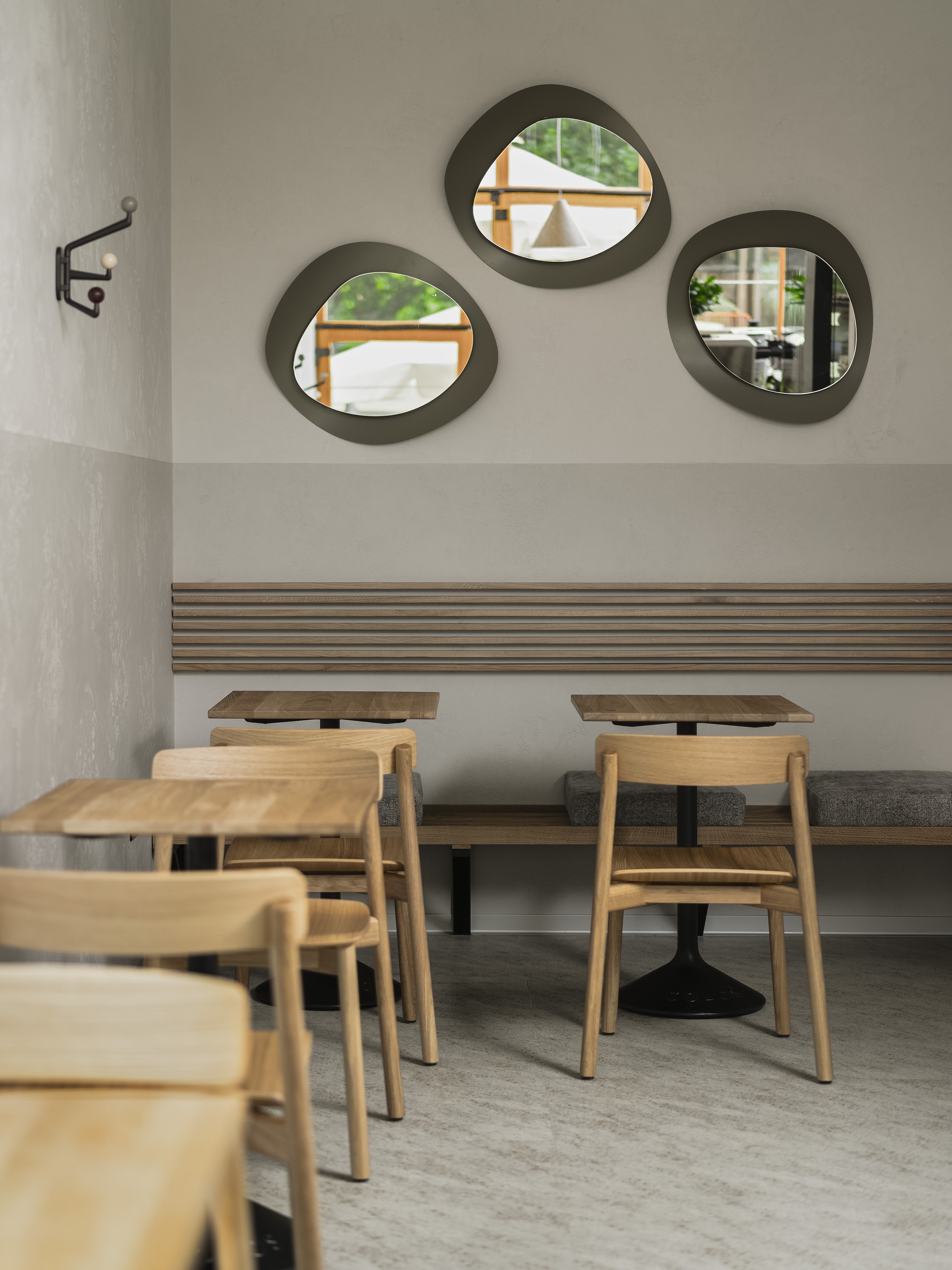 Stuhl ARCHE aus Eichenholz