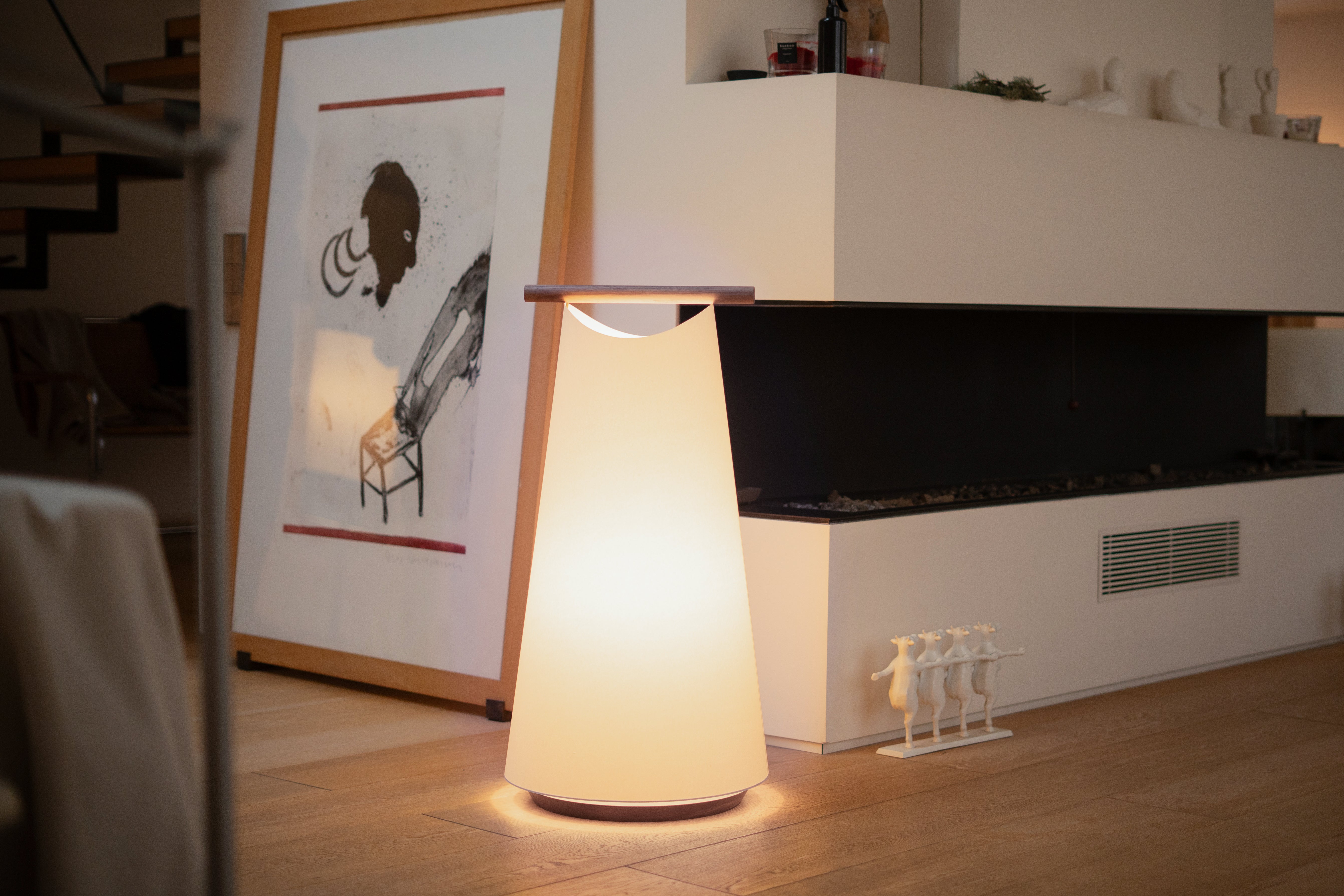 Stehlampe CATAY weiß mit Nussbaumholz